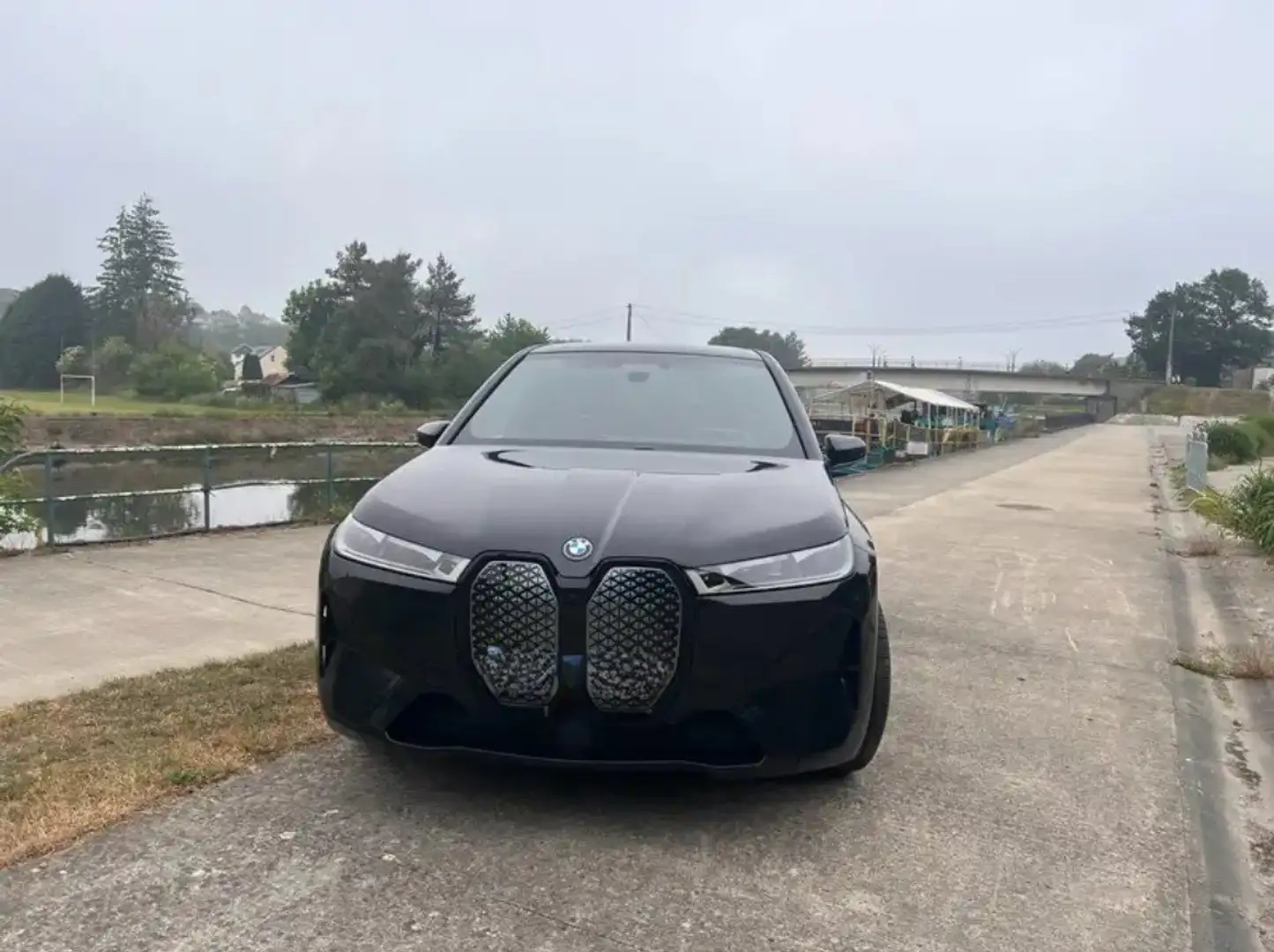 BMW iX iX xDrive40 Zwart - 1