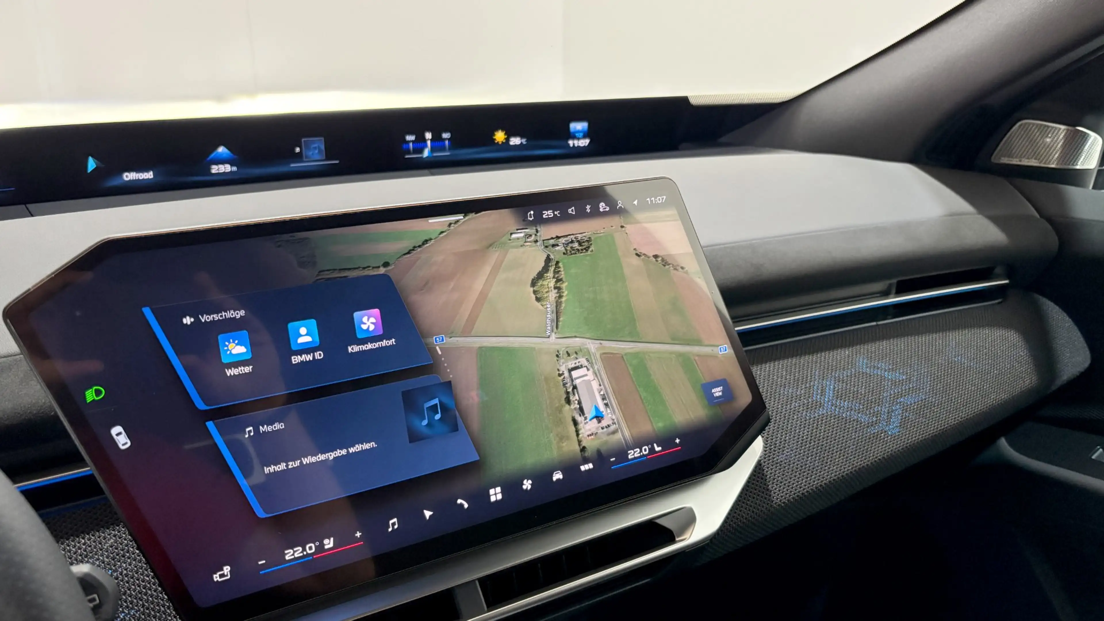 BMW iX3 40 sDrive — photo 9