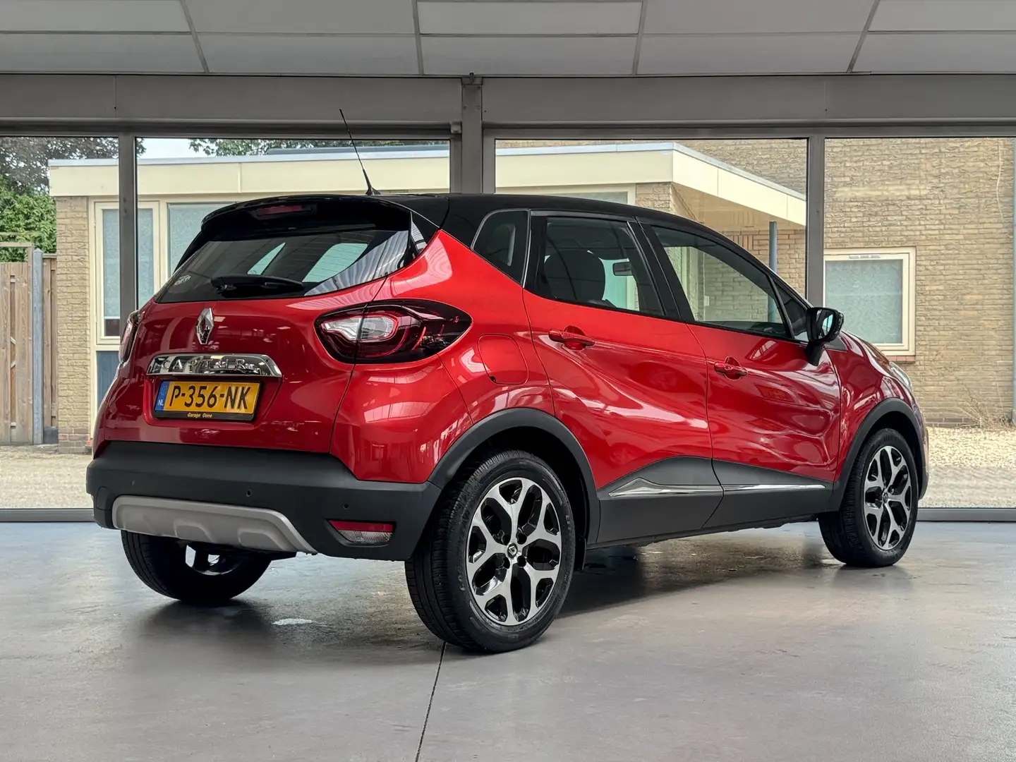 Renault Captur 0.9 TCe Intens |Led|Navigatie|Parkeersenoren achte Rouge - 2