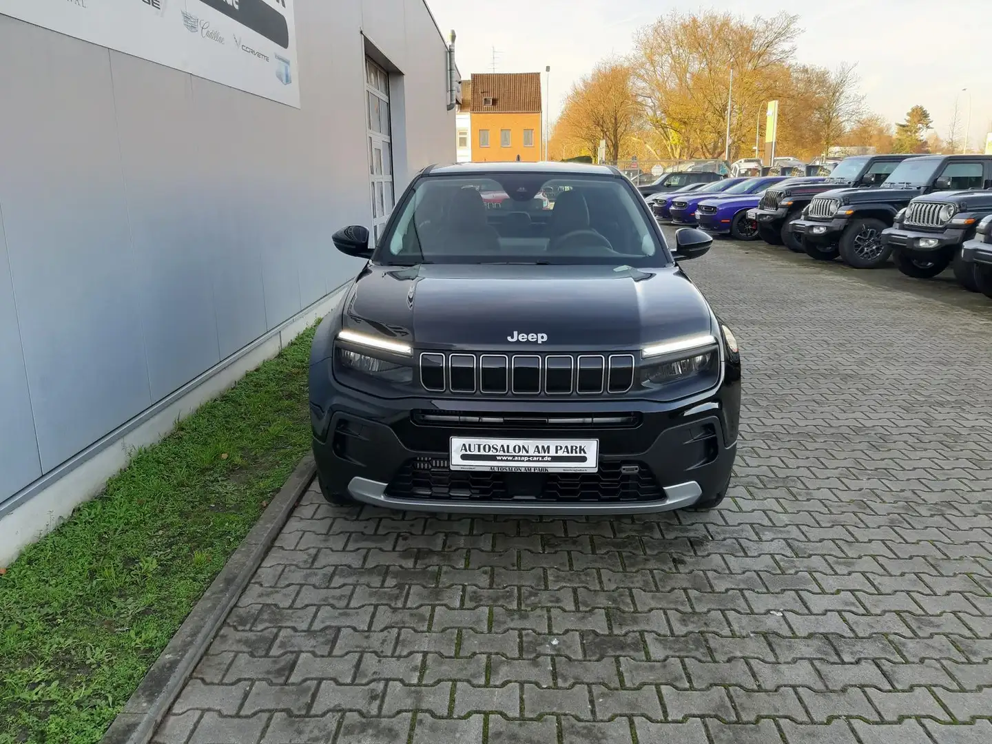 Jeep Avenger 1.2 GSE MT/Navi/LED/Shzg. Noir - 2