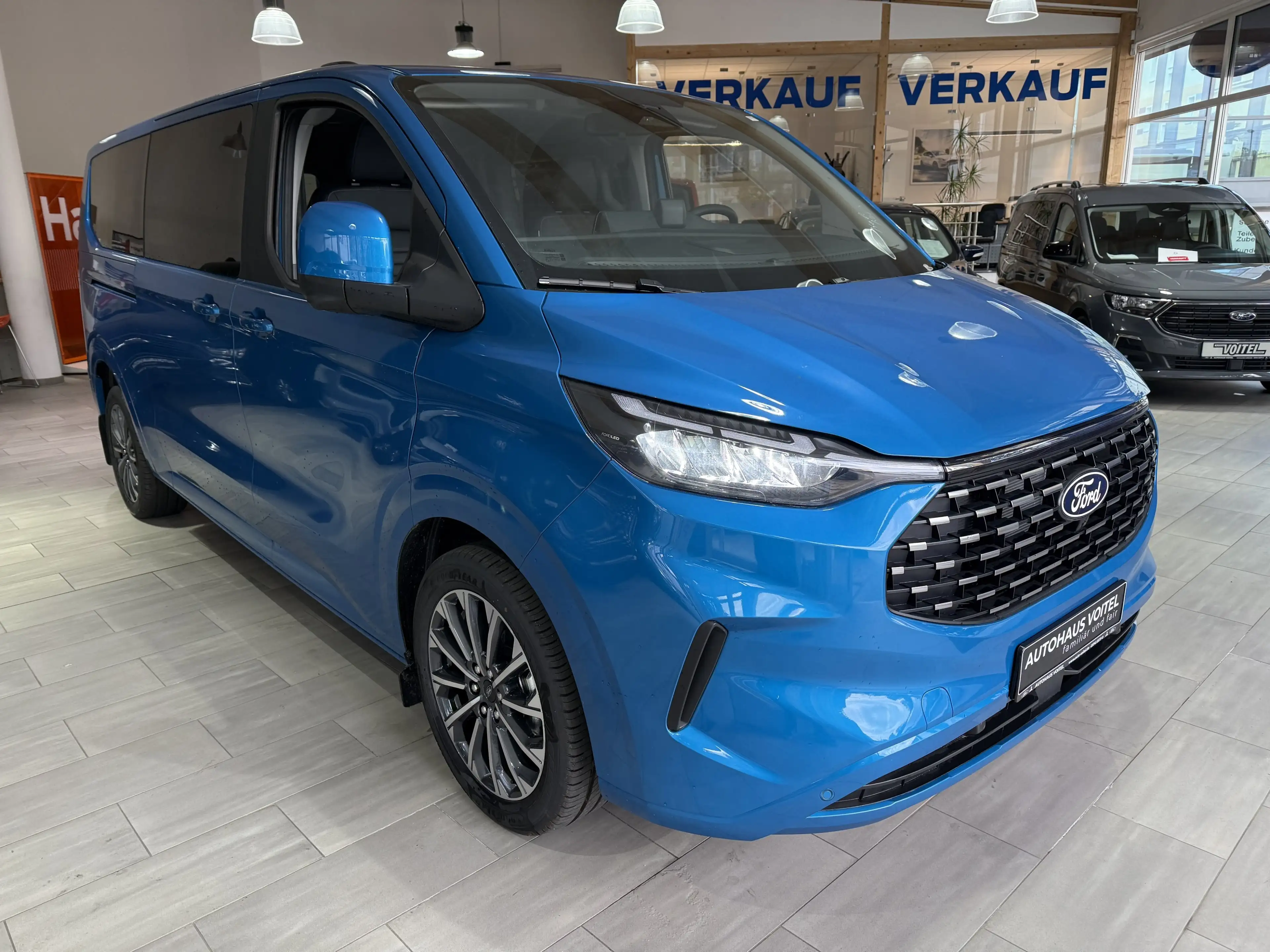 Ford Tourneo Custom Titanium X AWD elek. AHK / B&O / Standheizung — photo 3