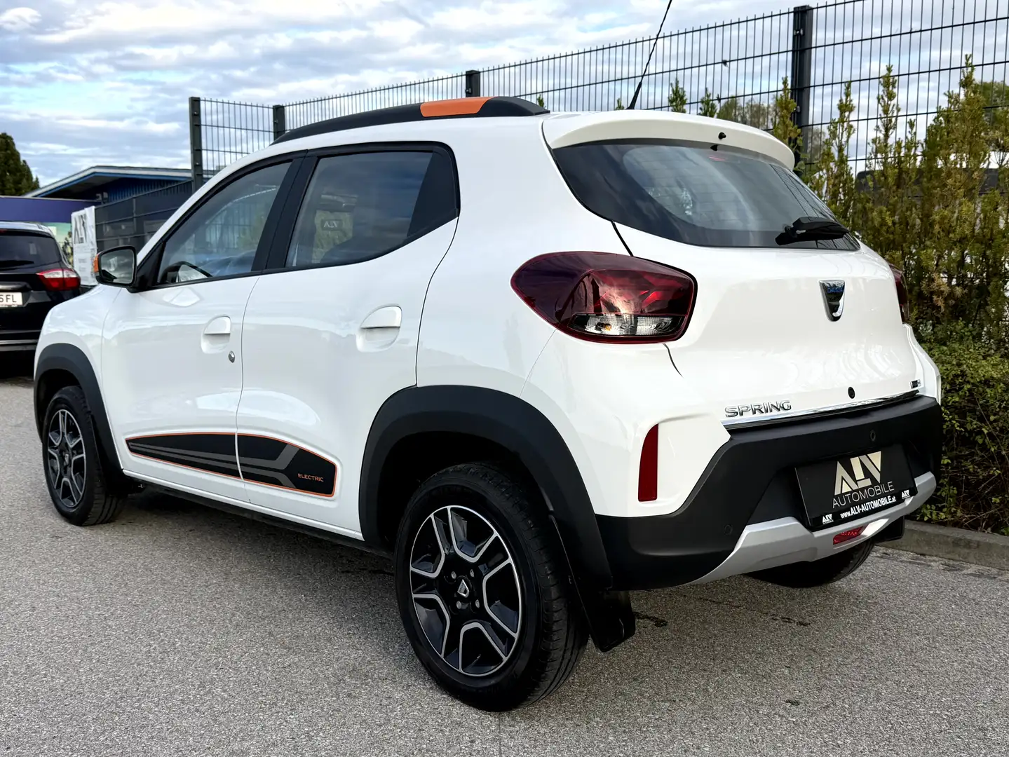 Dacia Spring Comfort Plus 33KW 1.Besitz! Weiß - 2