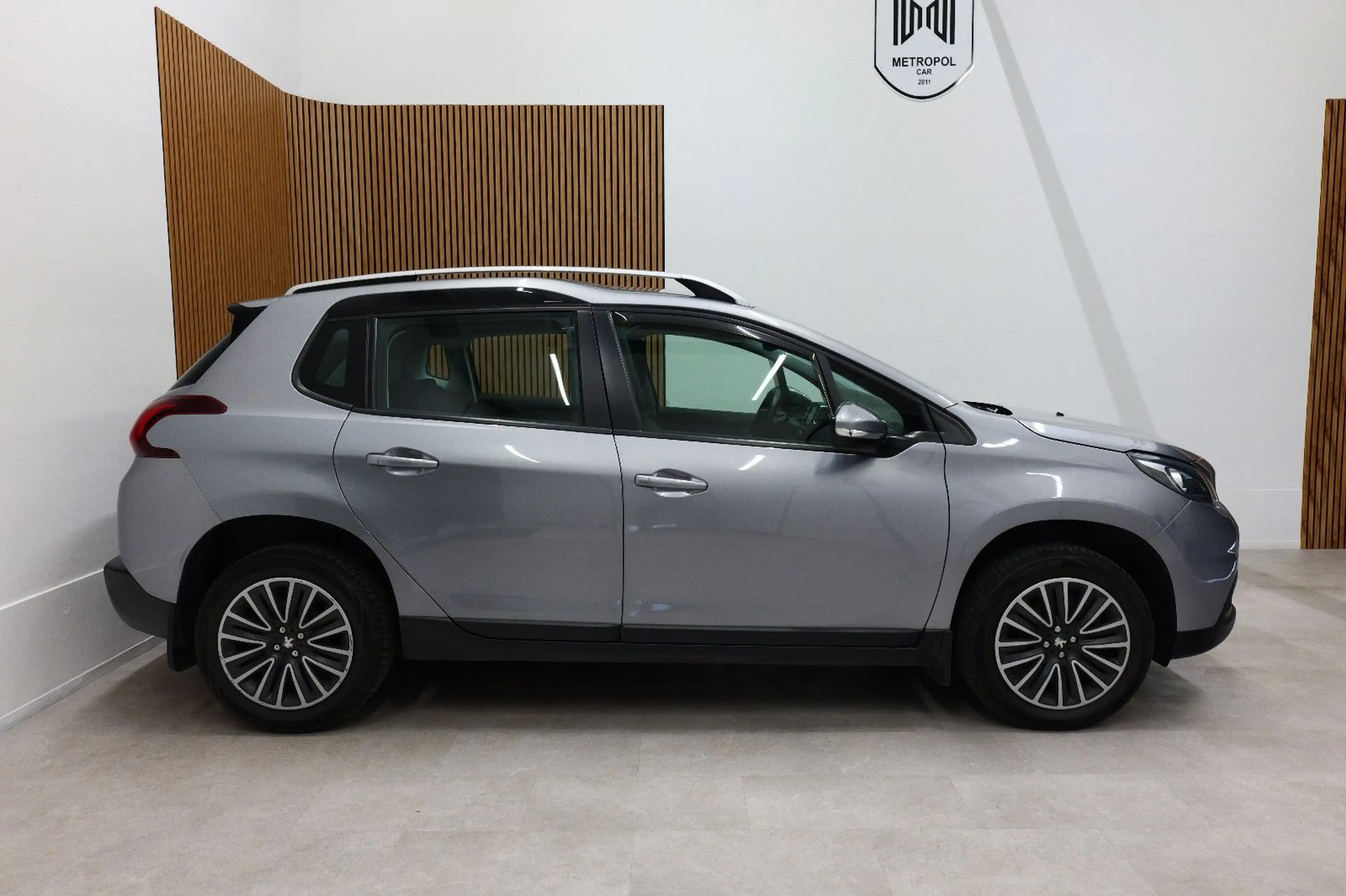 Peugeot 2008 1.2 Active Navi*Garantie*Finanzierung* — photo 2