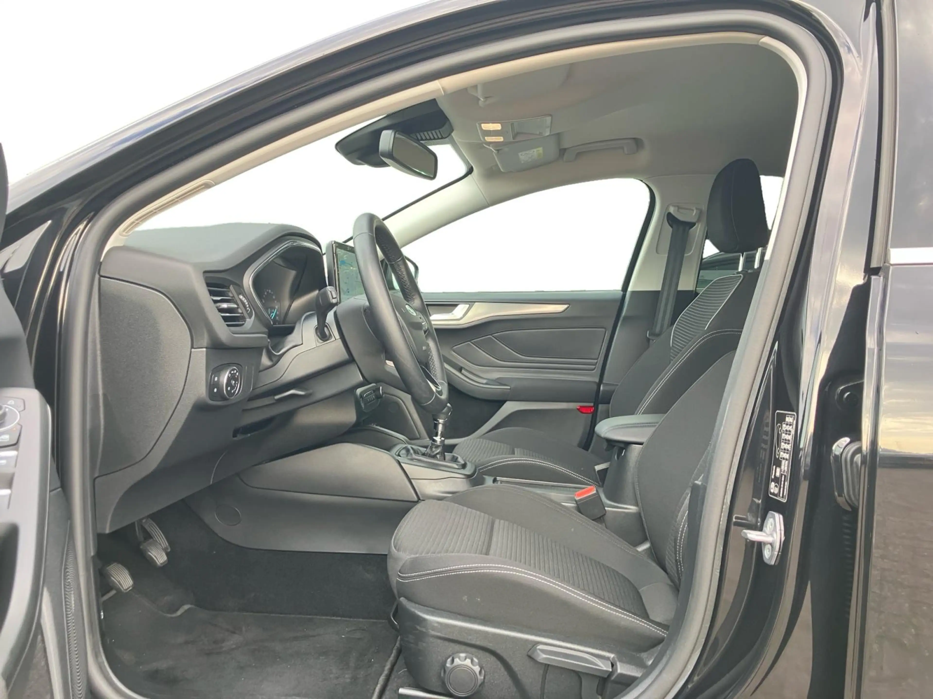 Ford Focus Wagon Titanium 1.0 EcoBoost Hybrid 125pk Winter pa — photo 3