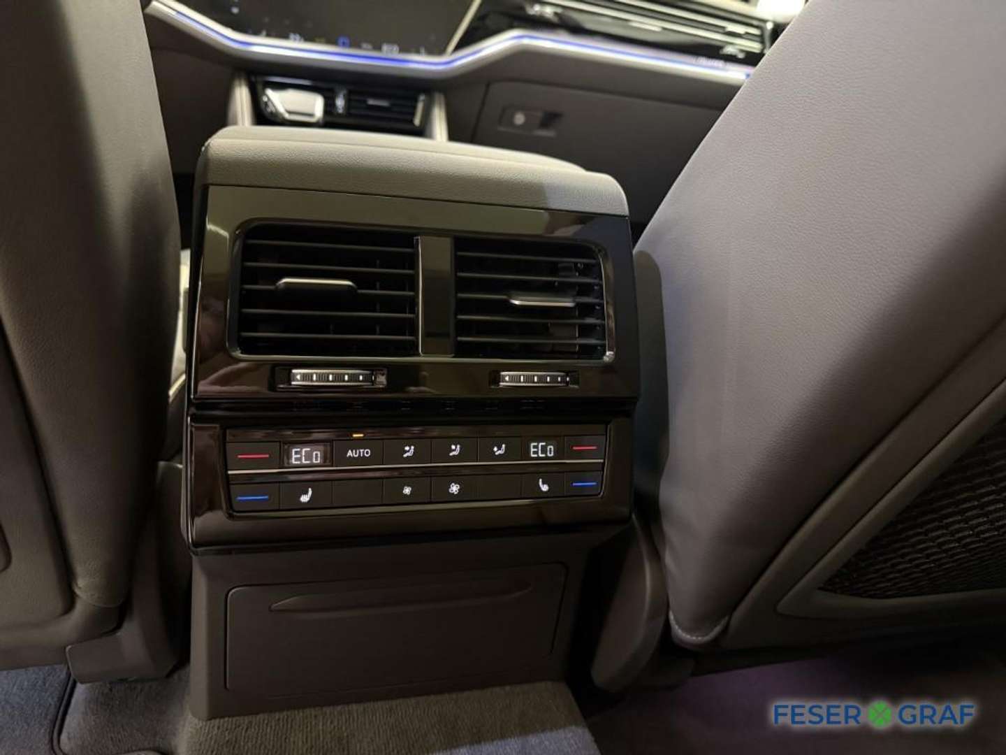 Volkswagen Touareg R-Line - 2025 - Joinsteer - #9