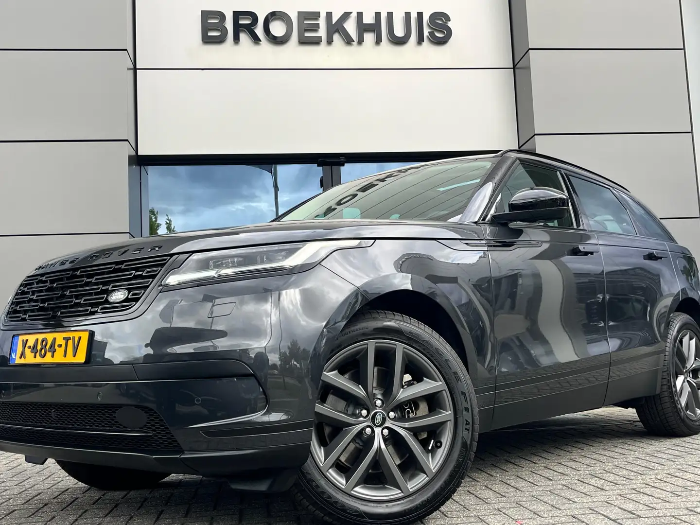 Land Rover Range Rover Velar P400e S | Pano | 20 Inch | Black Pack | Cold Clima Grijs - 2