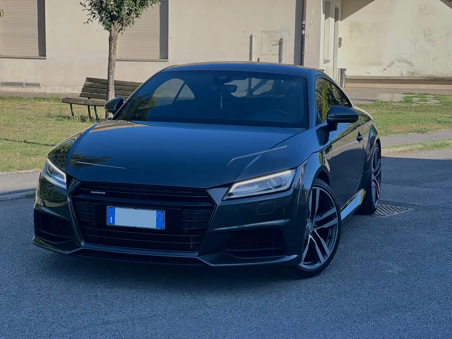 Audi TT 2.0 tfsi QUATTRO S line s-tronic - 2