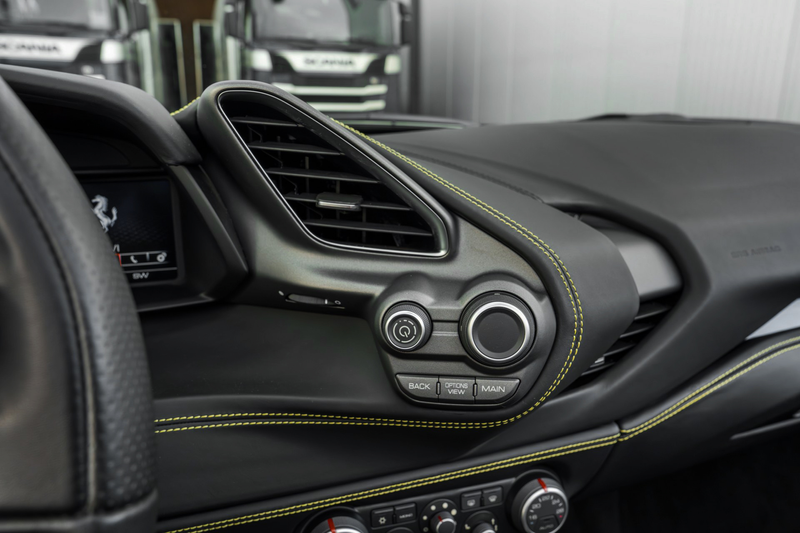 Ferrari 488 Spider - Blu Pozzi - Carbon Fibre - LED Steering w — photo 11