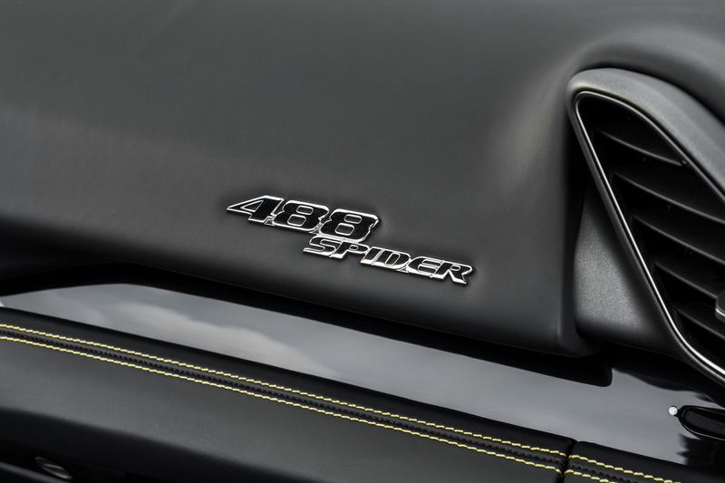 Ferrari 488 Spider - Blu Pozzi - Carbon Fibre - LED Steering w — photo 13