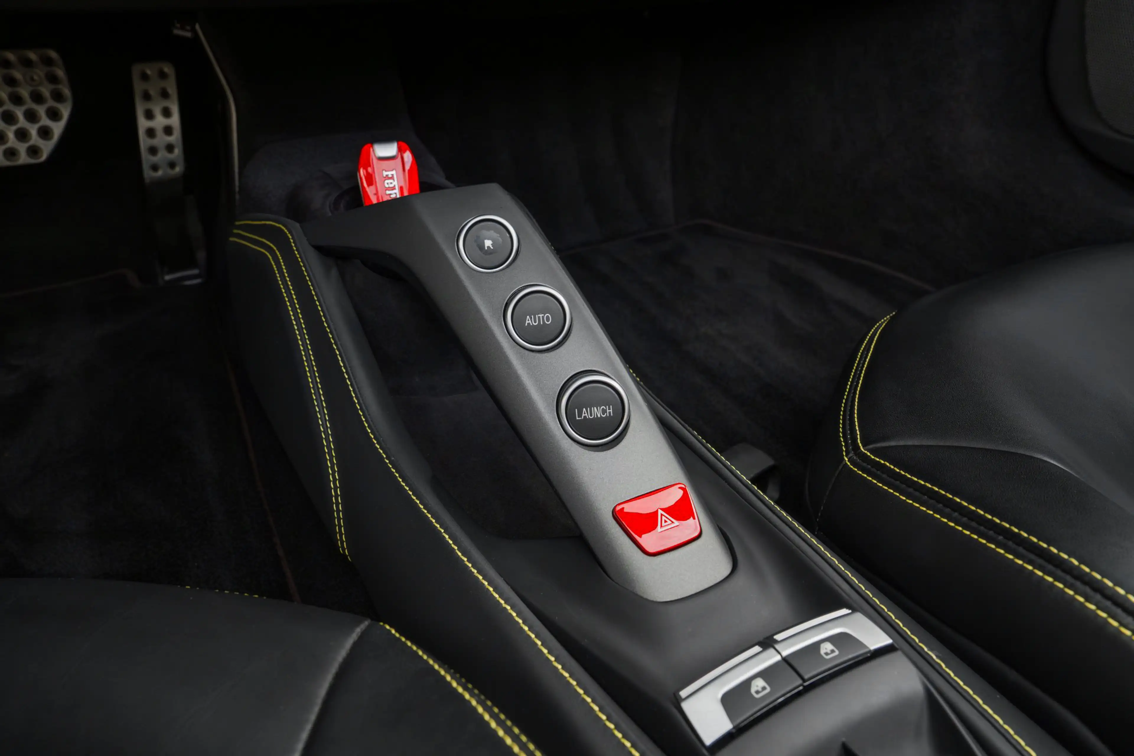 Ferrari 488 Spider - Blu Pozzi - Carbon Fibre - LED Steering w — photo 12