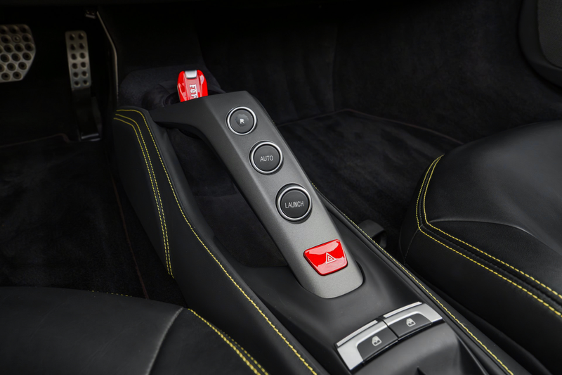 Ferrari 488 Spider - Blu Pozzi - Carbon Fibre - LED Steering w — photo 12