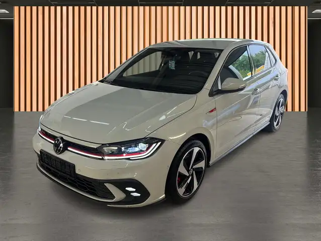 Volkswagen Polo view 2