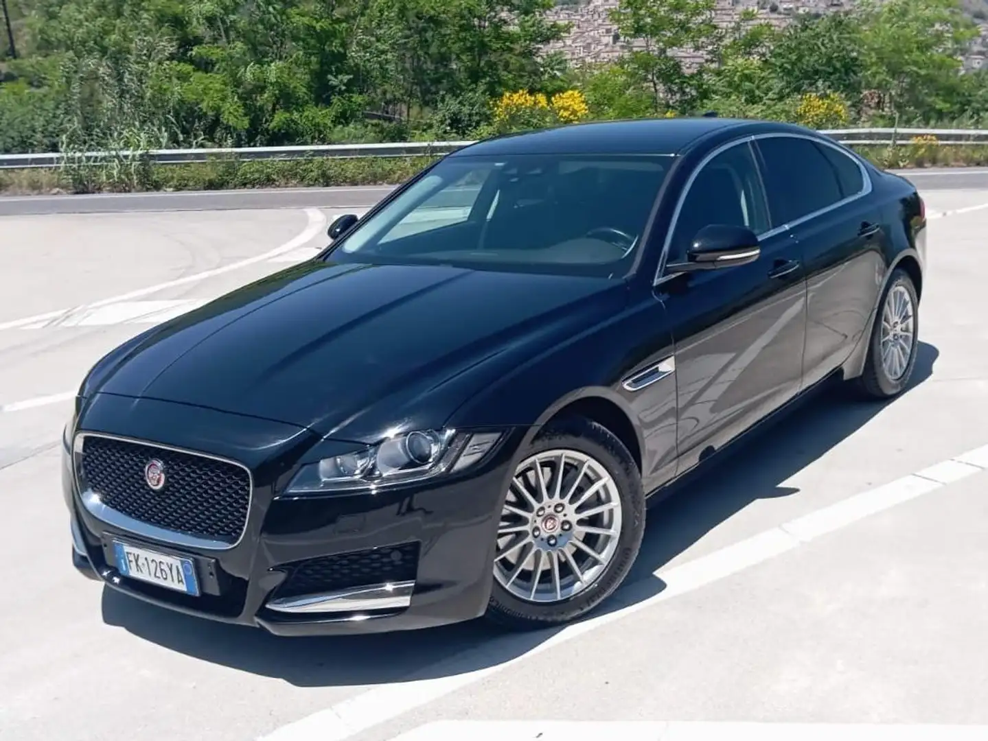 Jaguar XF XF II Berlina 2.0d Prestige 180cv auto-Pelle-Navi- Noir - 1