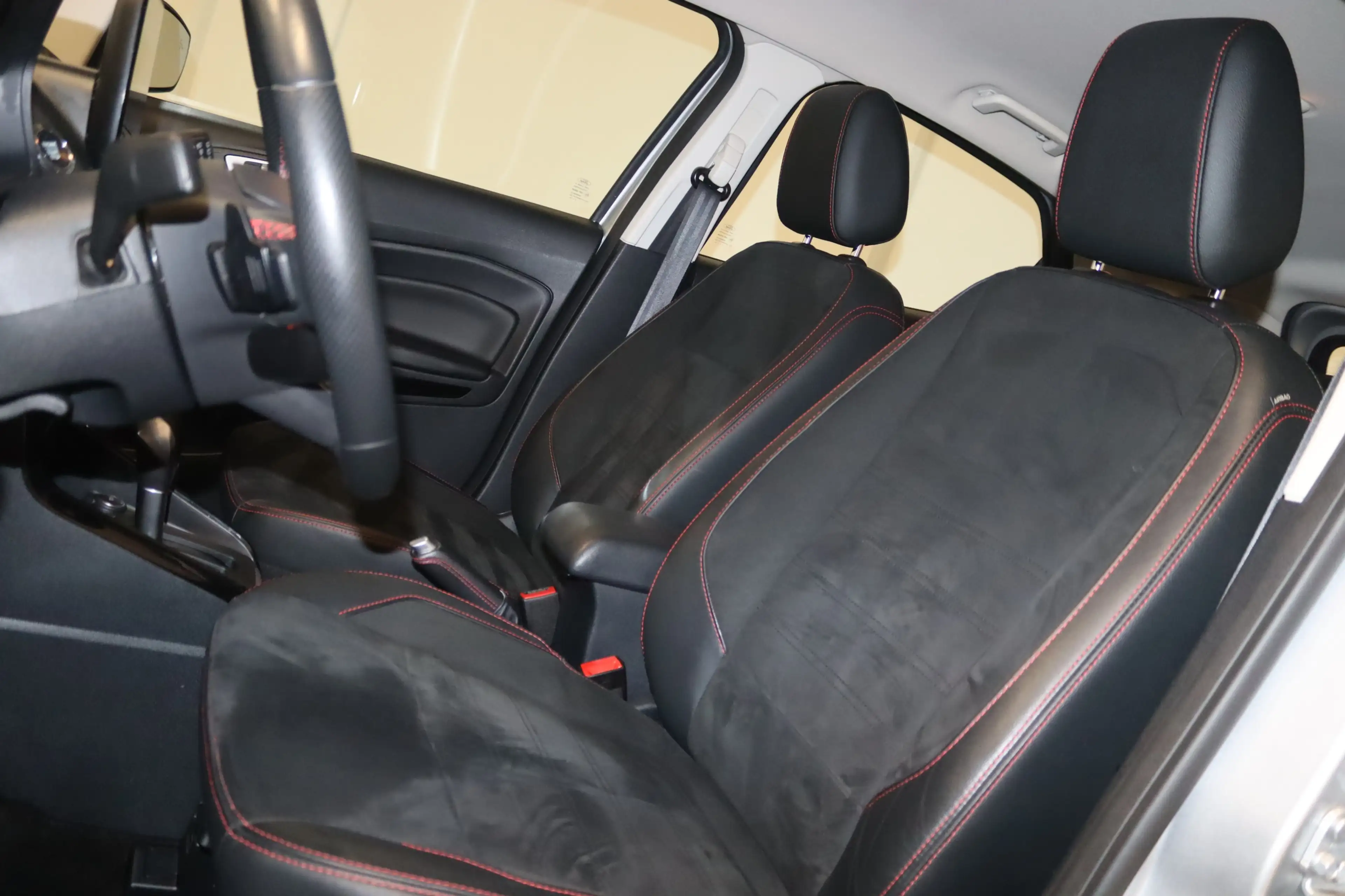 Ford EcoSport ST-Line Aut.-NAV-TOTW.-SHZ-PDC-TEMP.- — photo 8