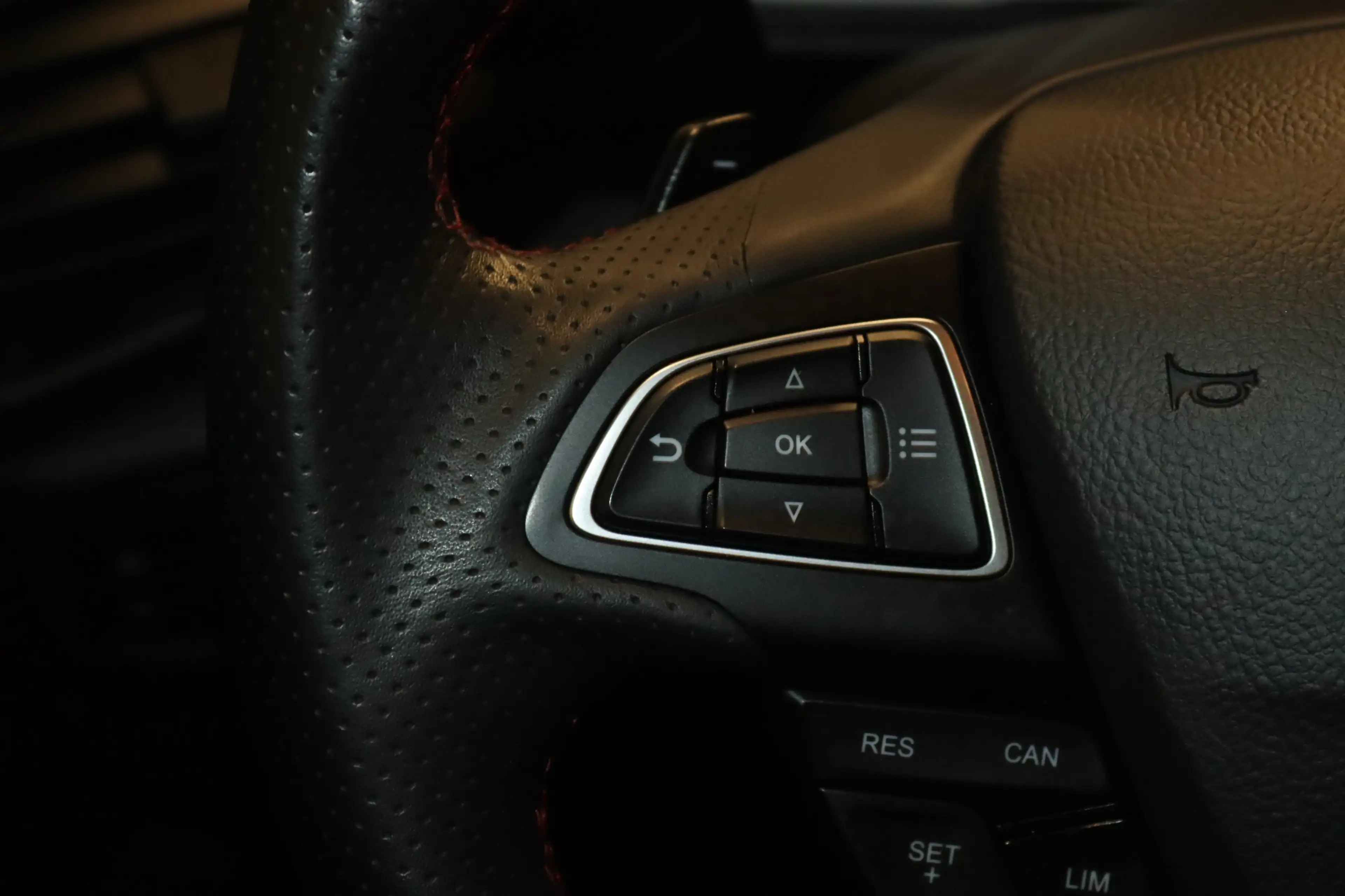 Ford EcoSport ST-Line Aut.-NAV-TOTW.-SHZ-PDC-TEMP.- — photo 13