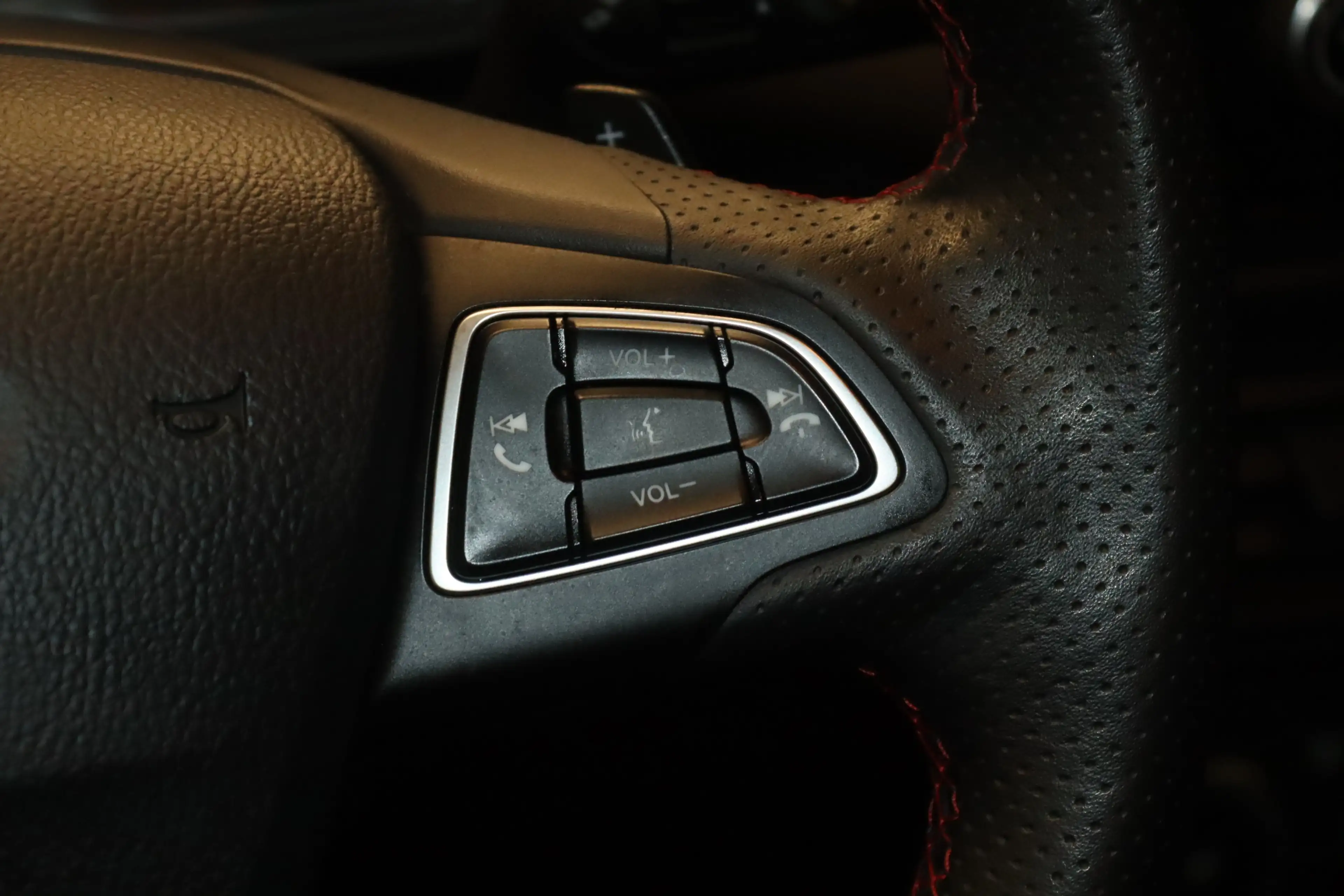 Ford EcoSport ST-Line Aut.-NAV-TOTW.-SHZ-PDC-TEMP.- — photo 14