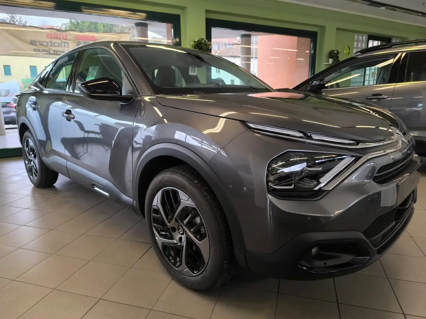 Citroen C4 X 1.2 ETA8 - FEEL PACK - PURTECH 130 CV - Gris - 1