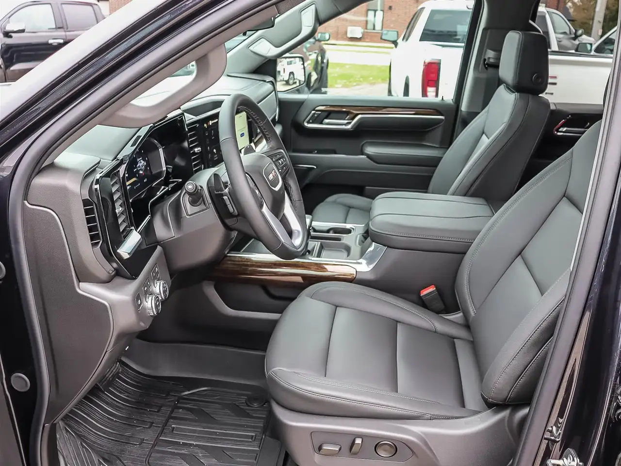GMC Sierra 1500 снимка GMC Sierra 1500