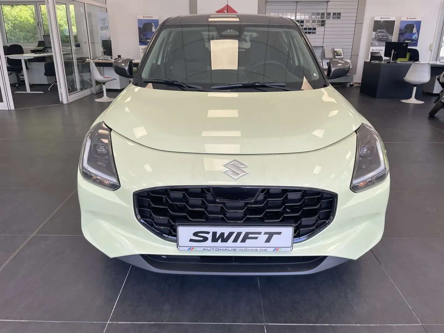 Suzuki Swift Automatik Grijs - 2