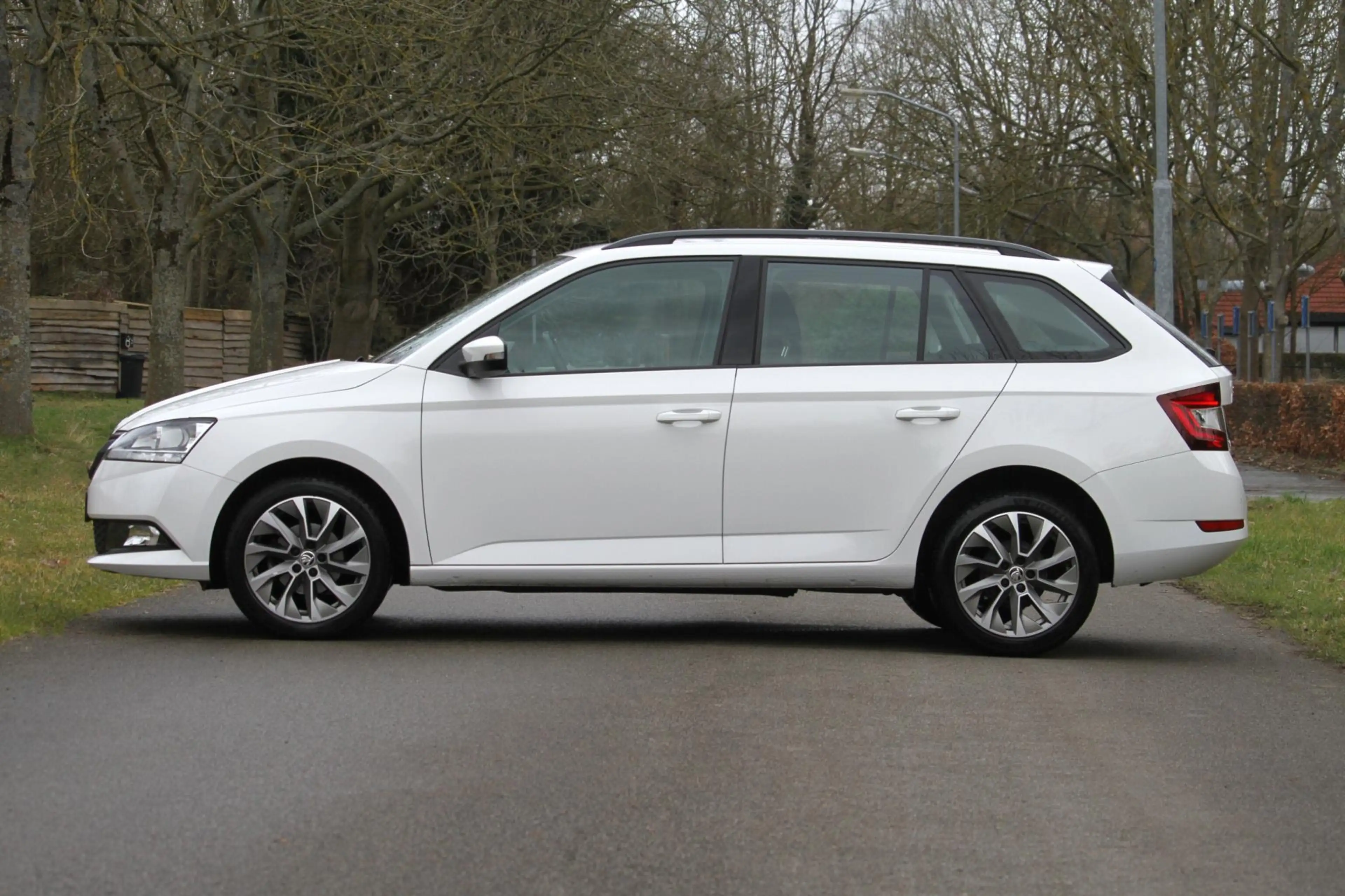 Skoda Fabia Combi 1.0 TSI Business Edition Apple-Carplay en An — photo 3