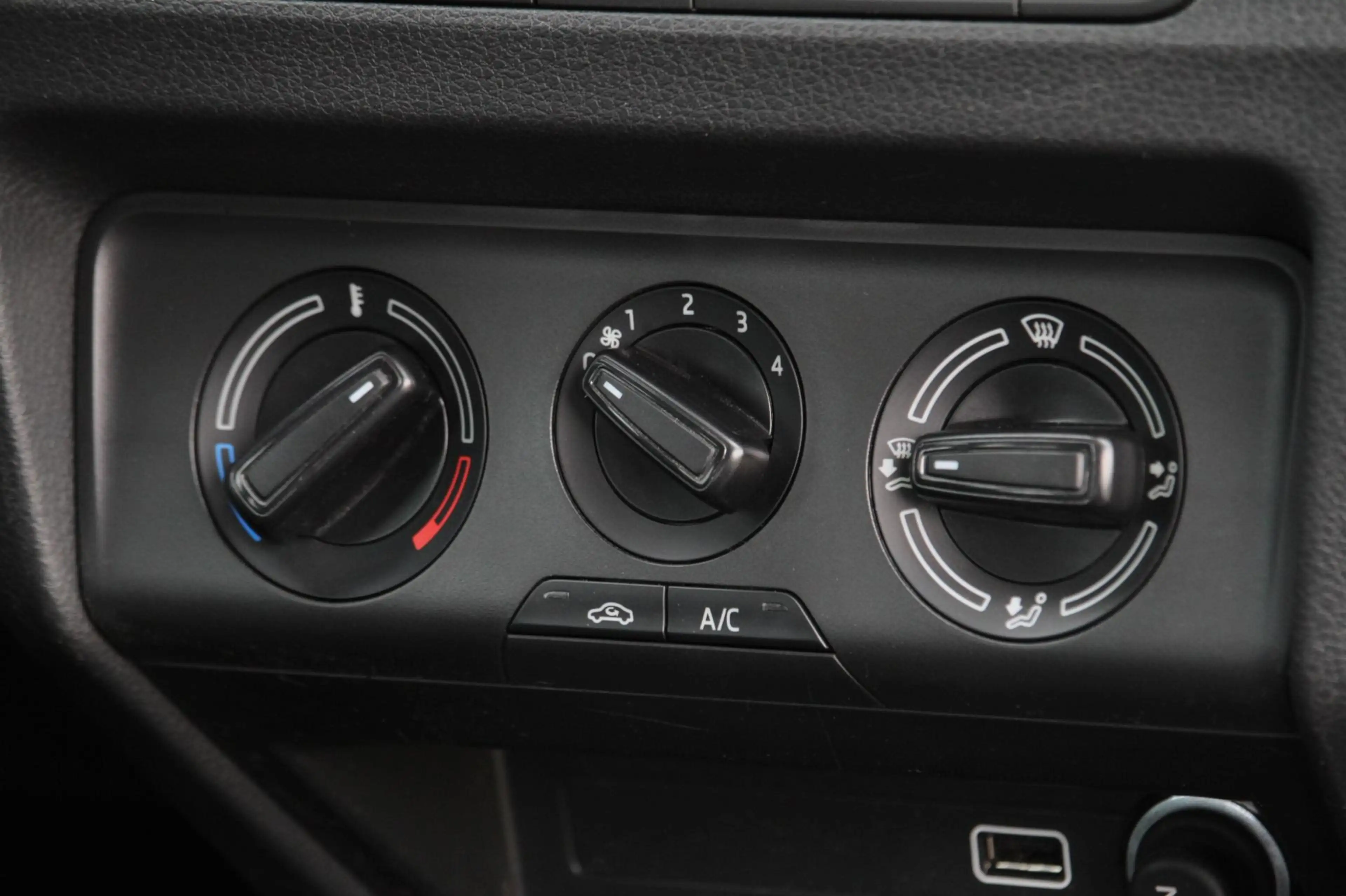 Skoda Fabia Combi 1.0 TSI Business Edition Apple-Carplay en An — photo 4
