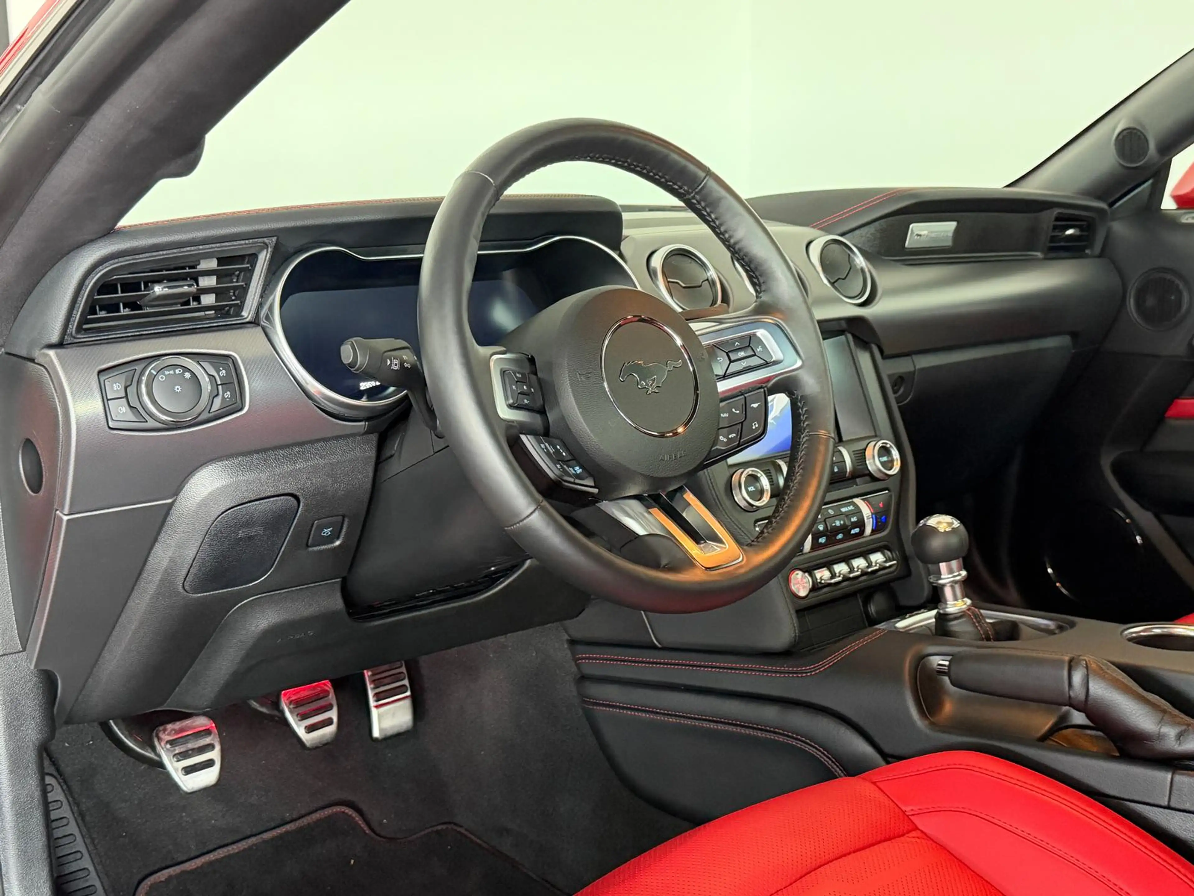 Ford Mustang 5.0 V8 GT 1.Hand DEUTSCH Sitzbelüftung — photo 8