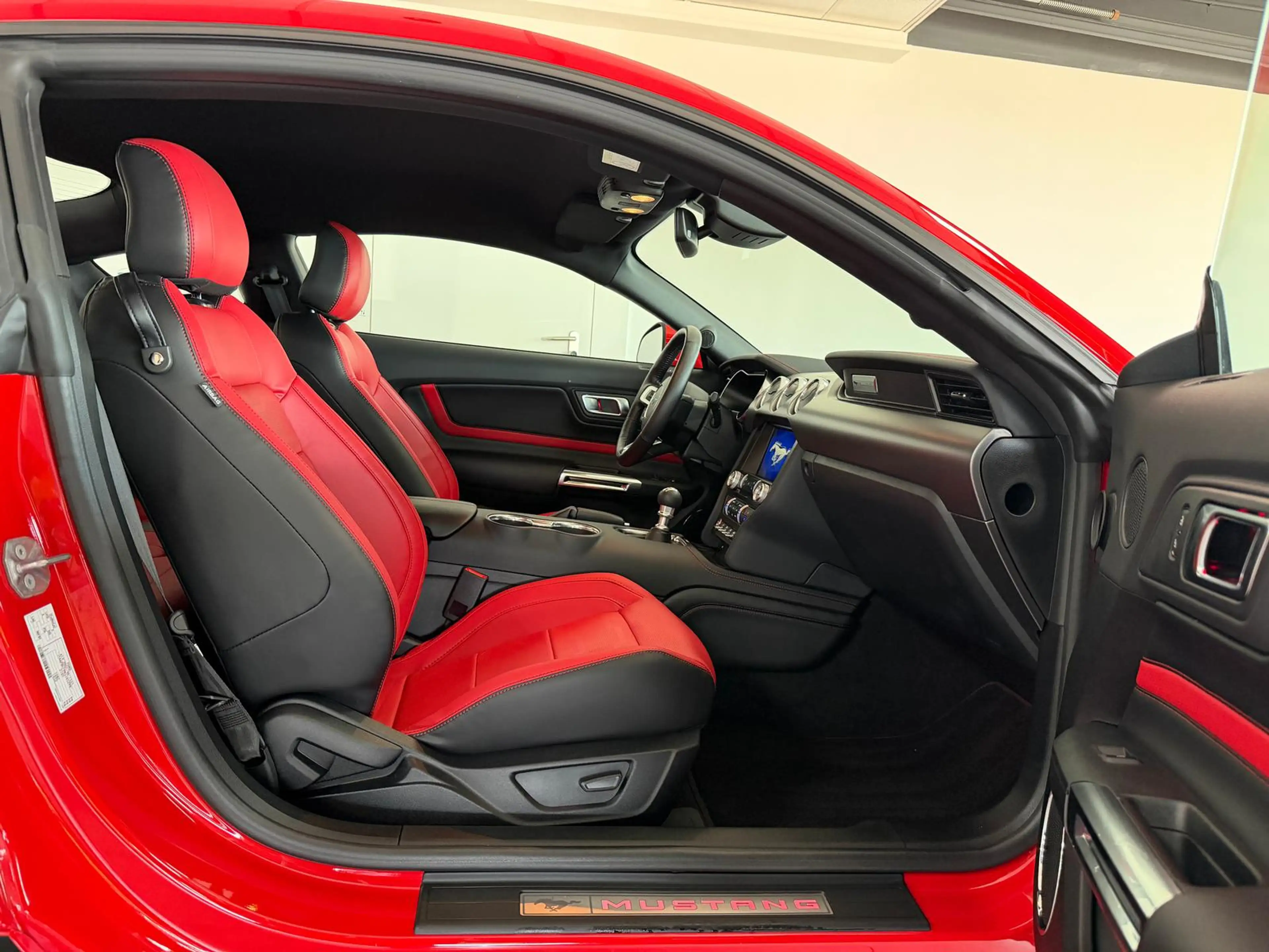 Ford Mustang 5.0 V8 GT 1.Hand DEUTSCH Sitzbelüftung — photo 9