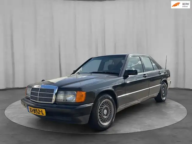 Mercedes-Benz 190 190D 2.5 Mercedes-Benz 190D 2.5 TURBO DIESEL Kante
