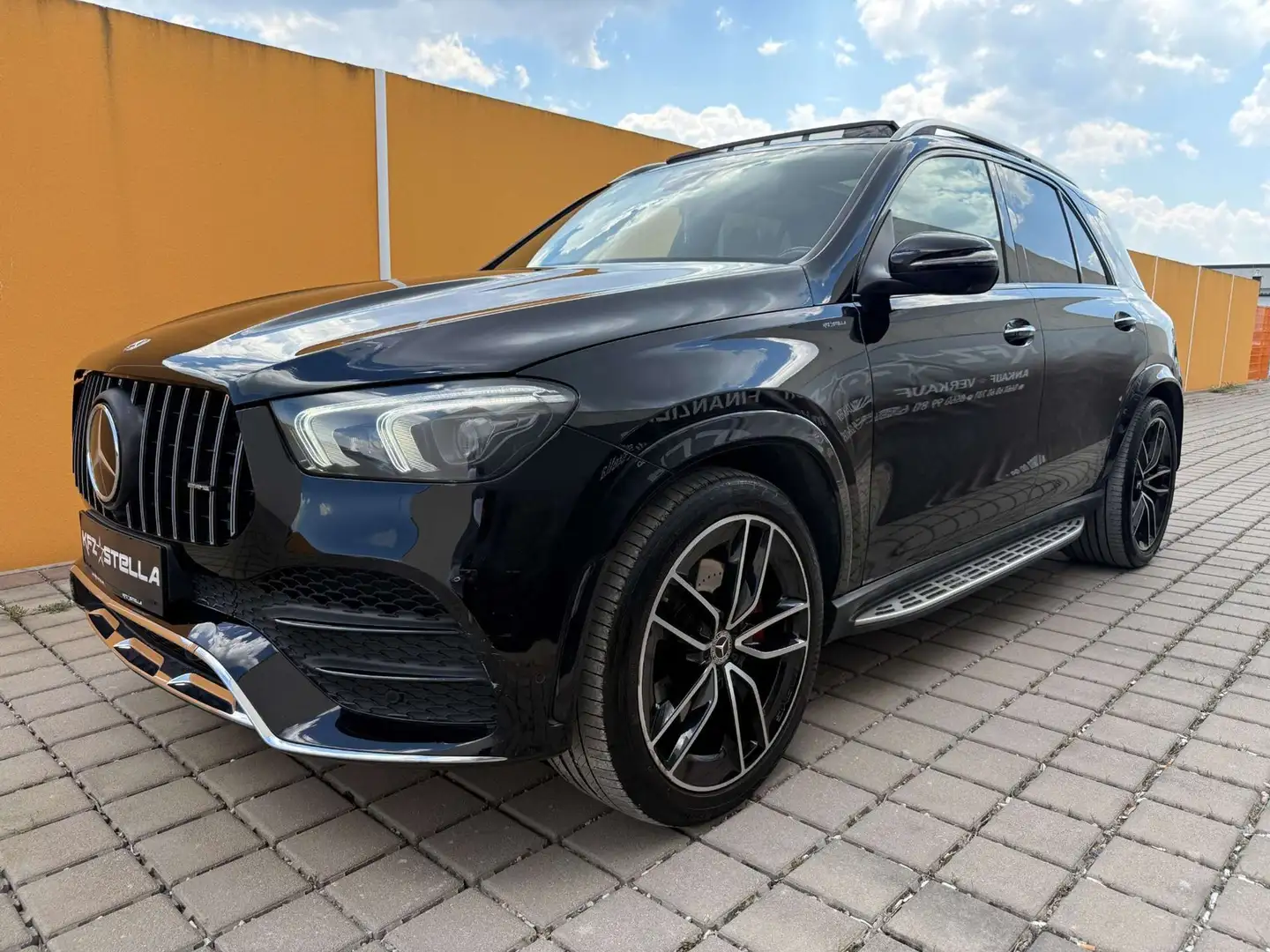 Mercedes-Benz GLE 300 GLE 300 d AMG Line 4Matic 7 Sitzer Schwarz - 1
