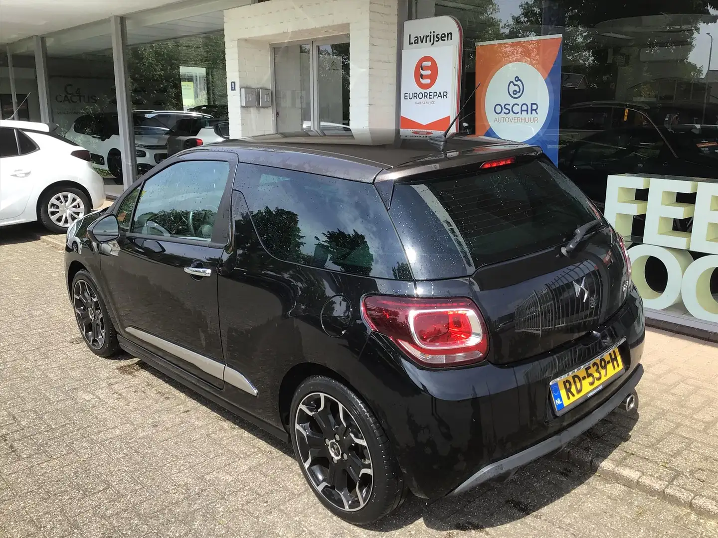 DS Automobiles DS 3 1.2 PureTech 110pk S&amp;S So Chic Zwart - 2