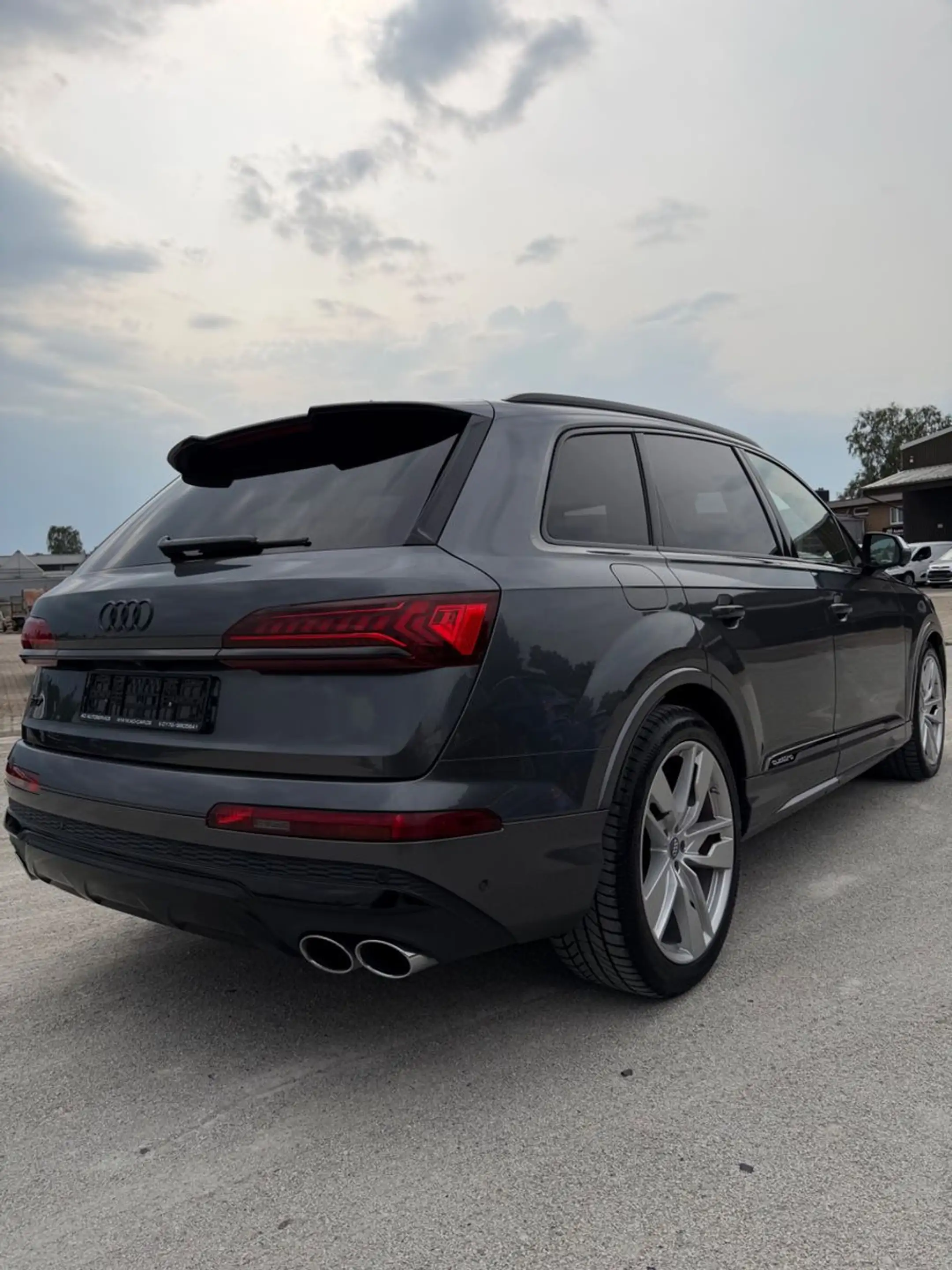 Audi SQ7 4.0 TDI quattro — photo 8