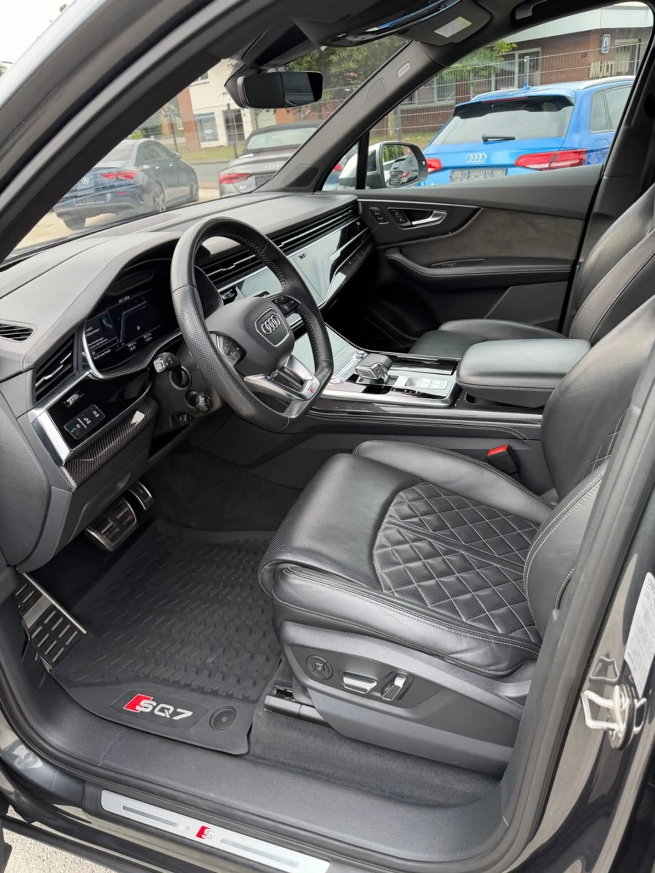 Audi SQ7 4.0 TDI quattro — photo 12