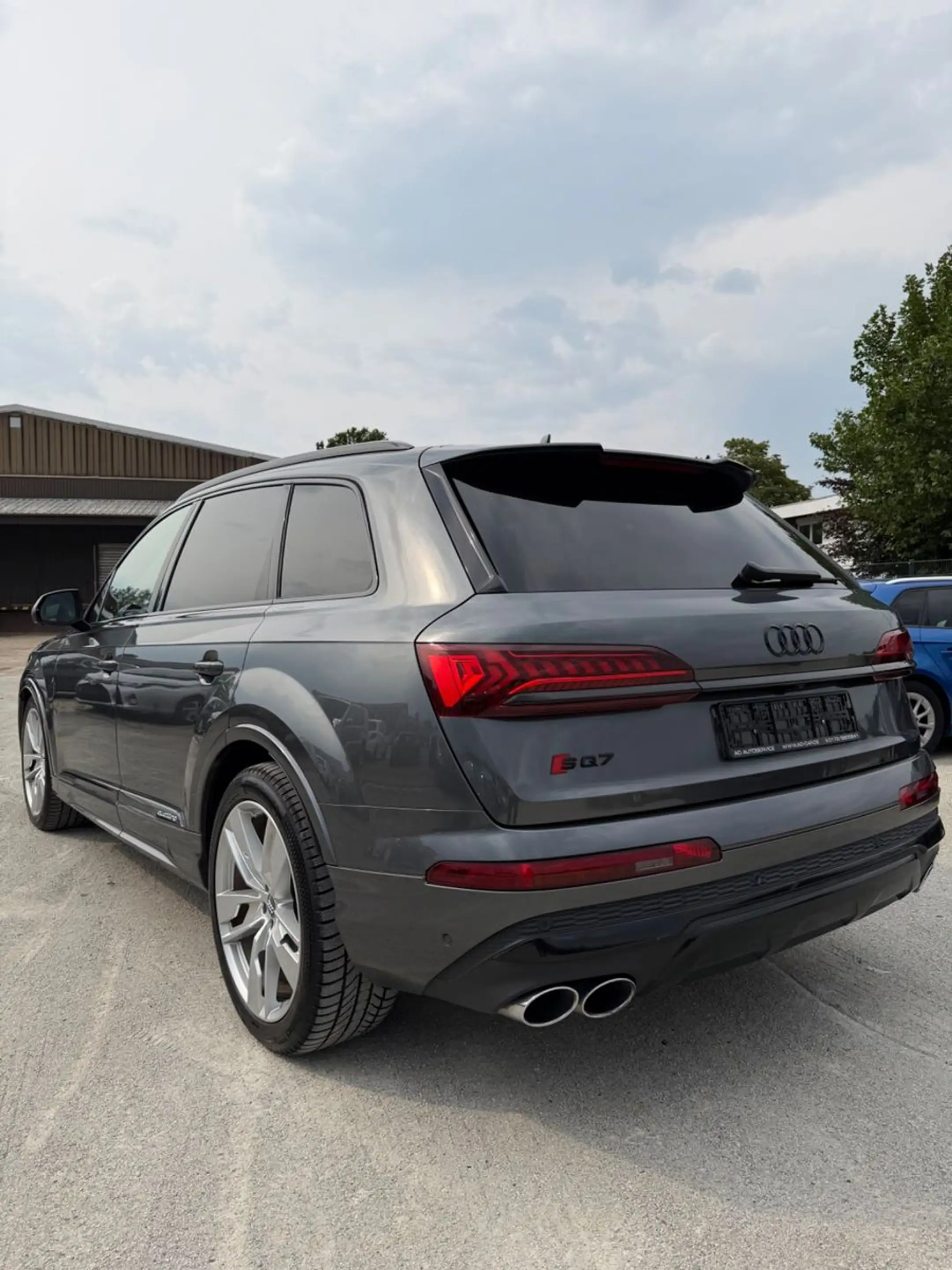 Audi SQ7 4.0 TDI quattro — photo 6