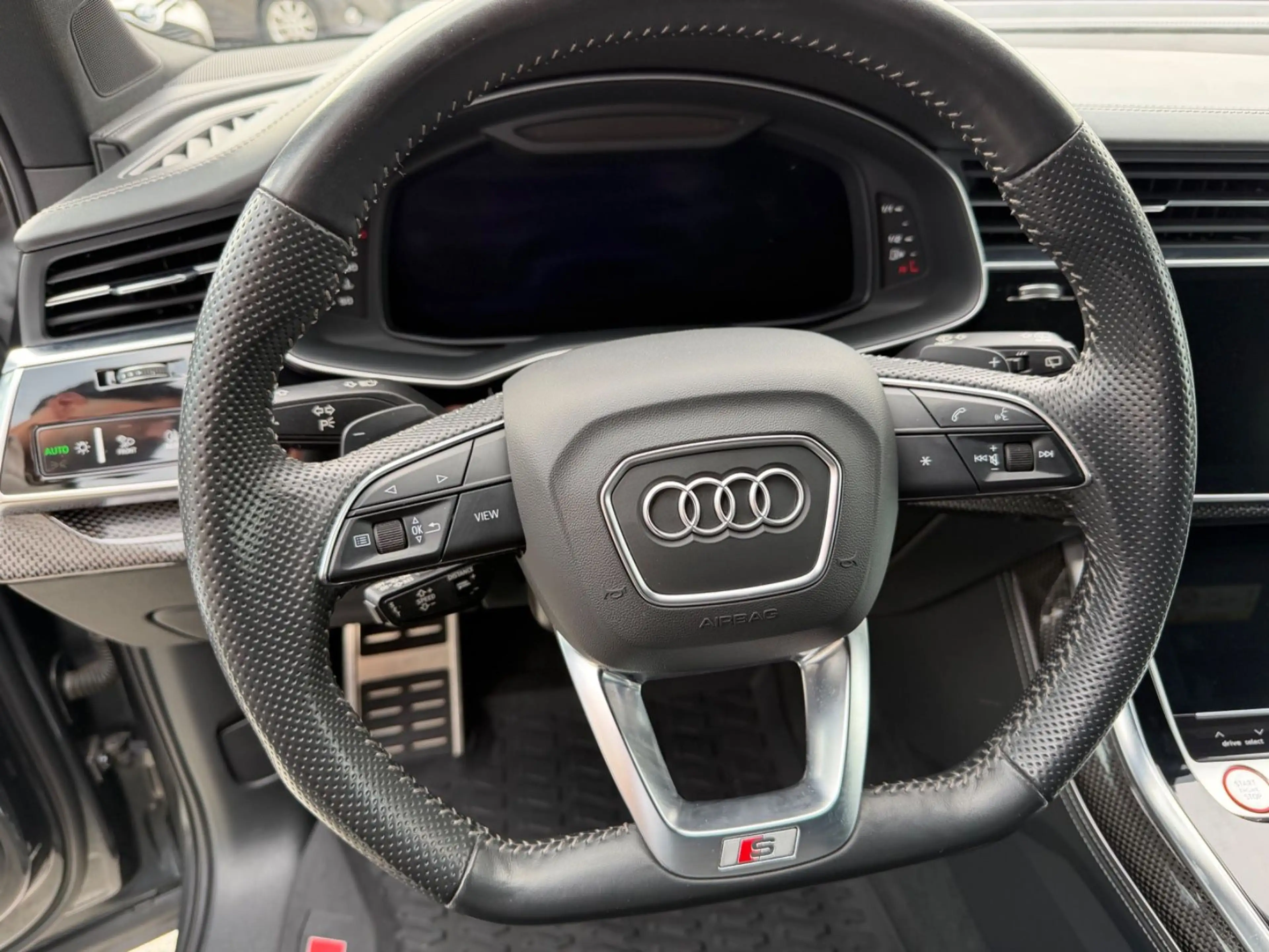 Audi SQ7 4.0 TDI quattro — photo 14