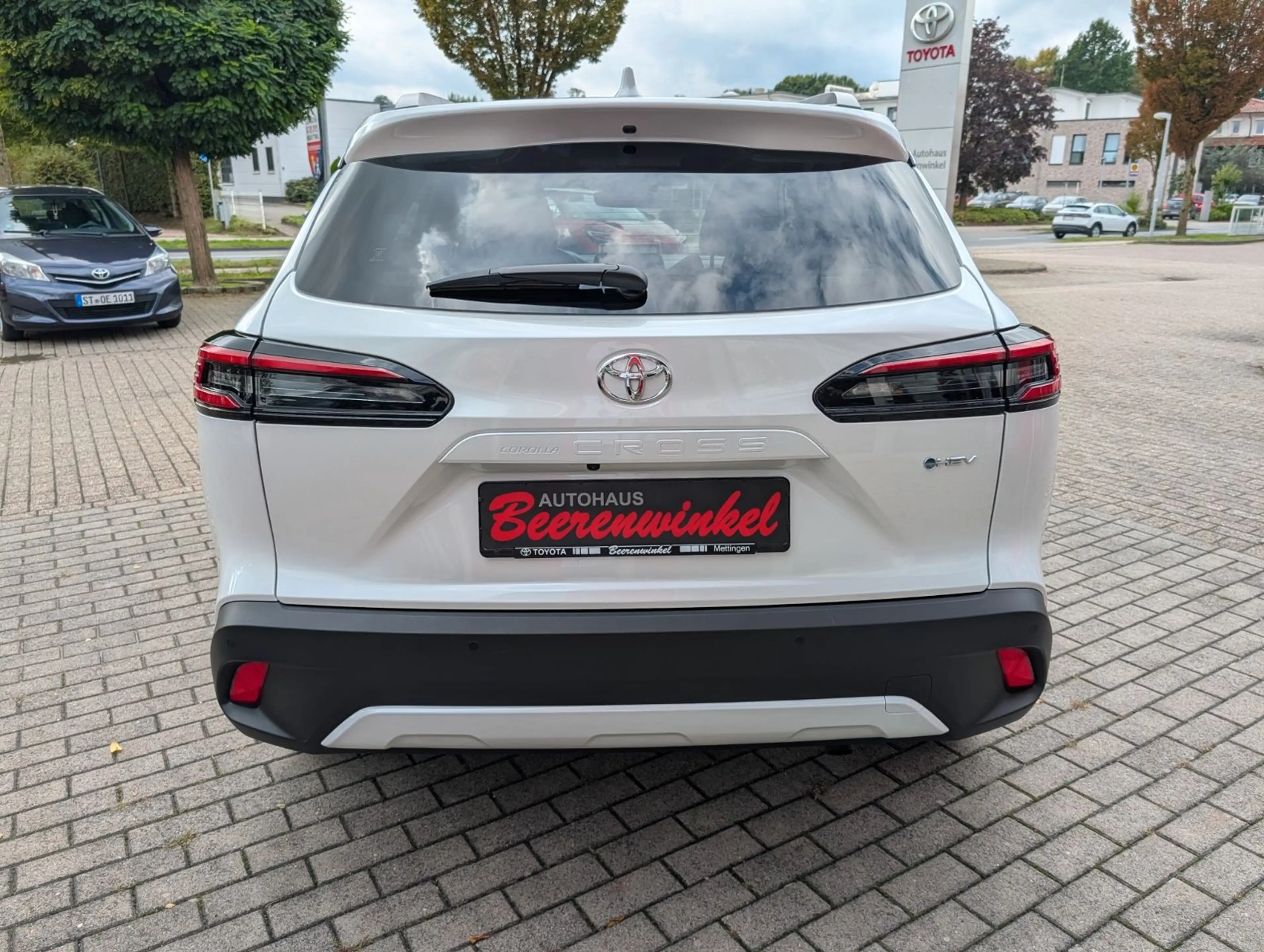 Toyota Corolla Cross 1.8-l-VVT-i Hybrid Style Facelift — photo 4