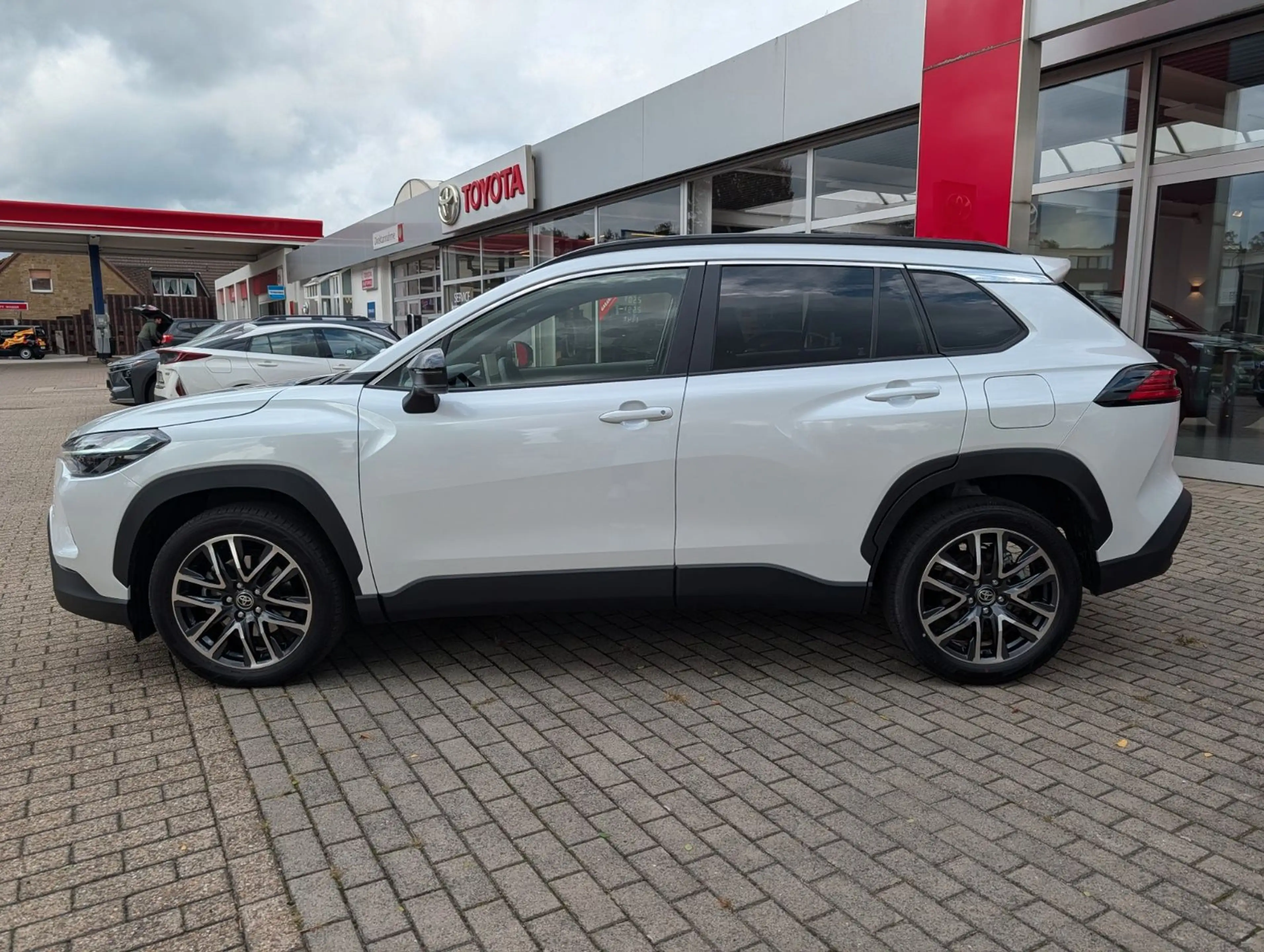 Toyota Corolla Cross 1.8-l-VVT-i Hybrid Style Facelift — photo 2