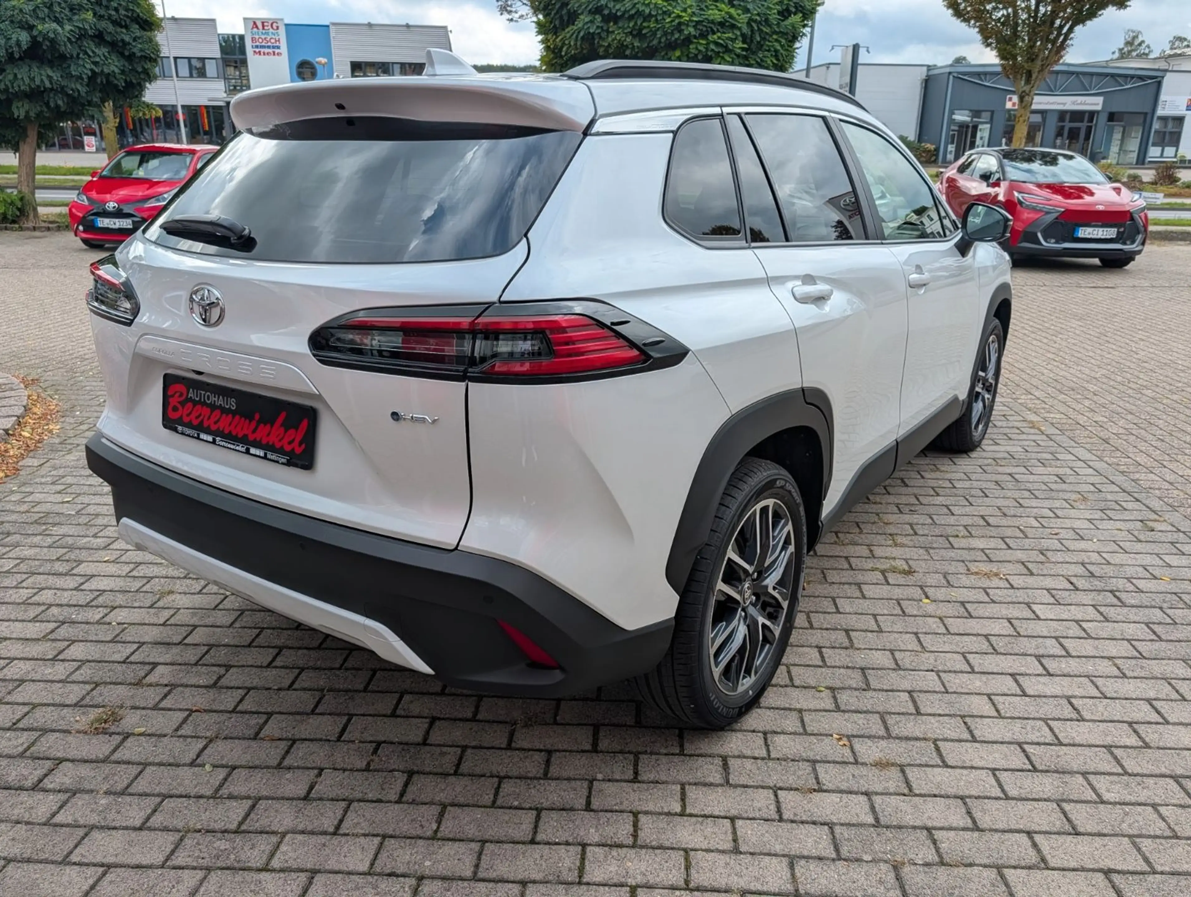 Toyota Corolla Cross 1.8-l-VVT-i Hybrid Style Facelift — photo 5