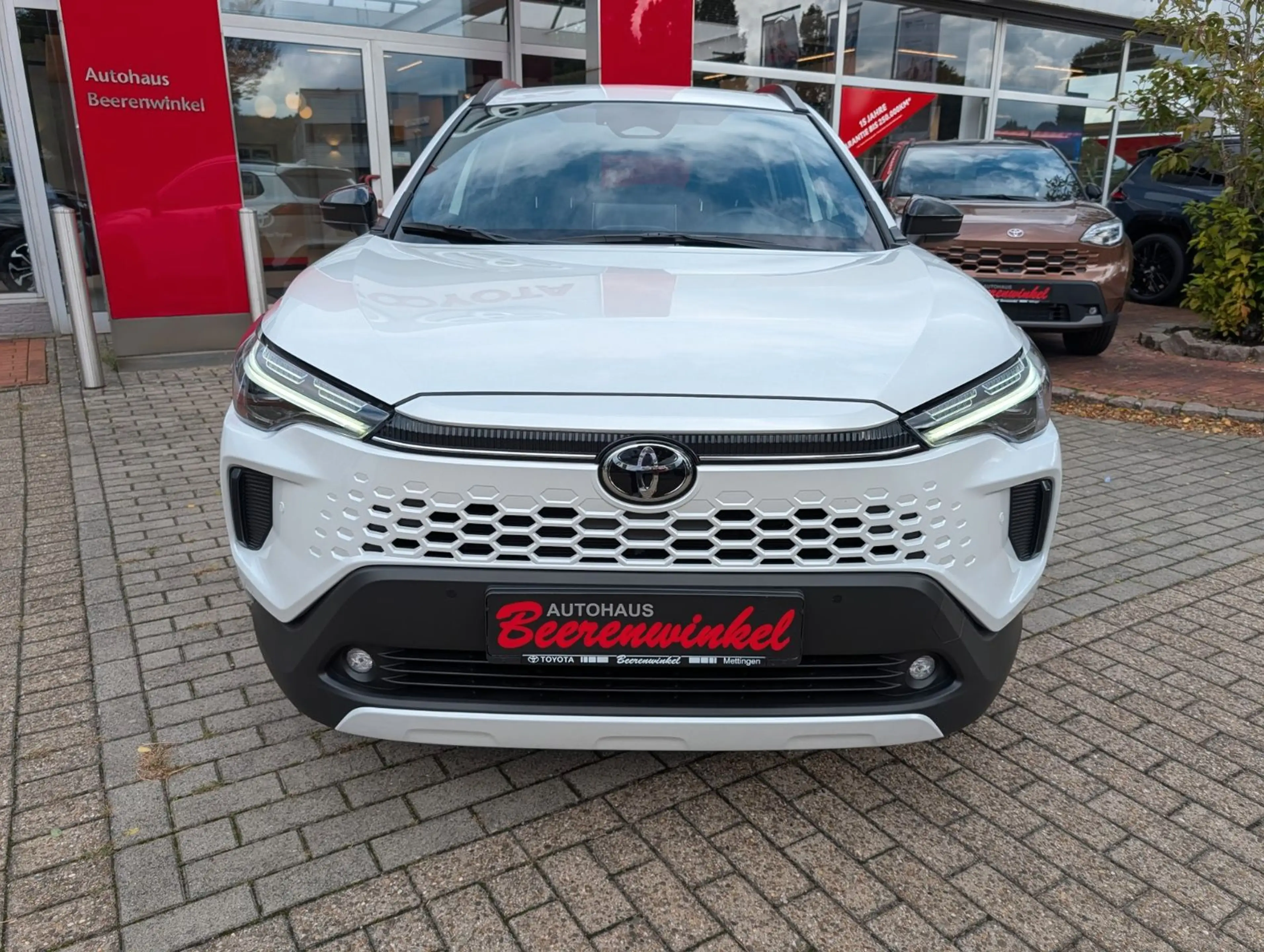 Toyota Corolla Cross 1.8-l-VVT-i Hybrid Style Facelift — photo 8