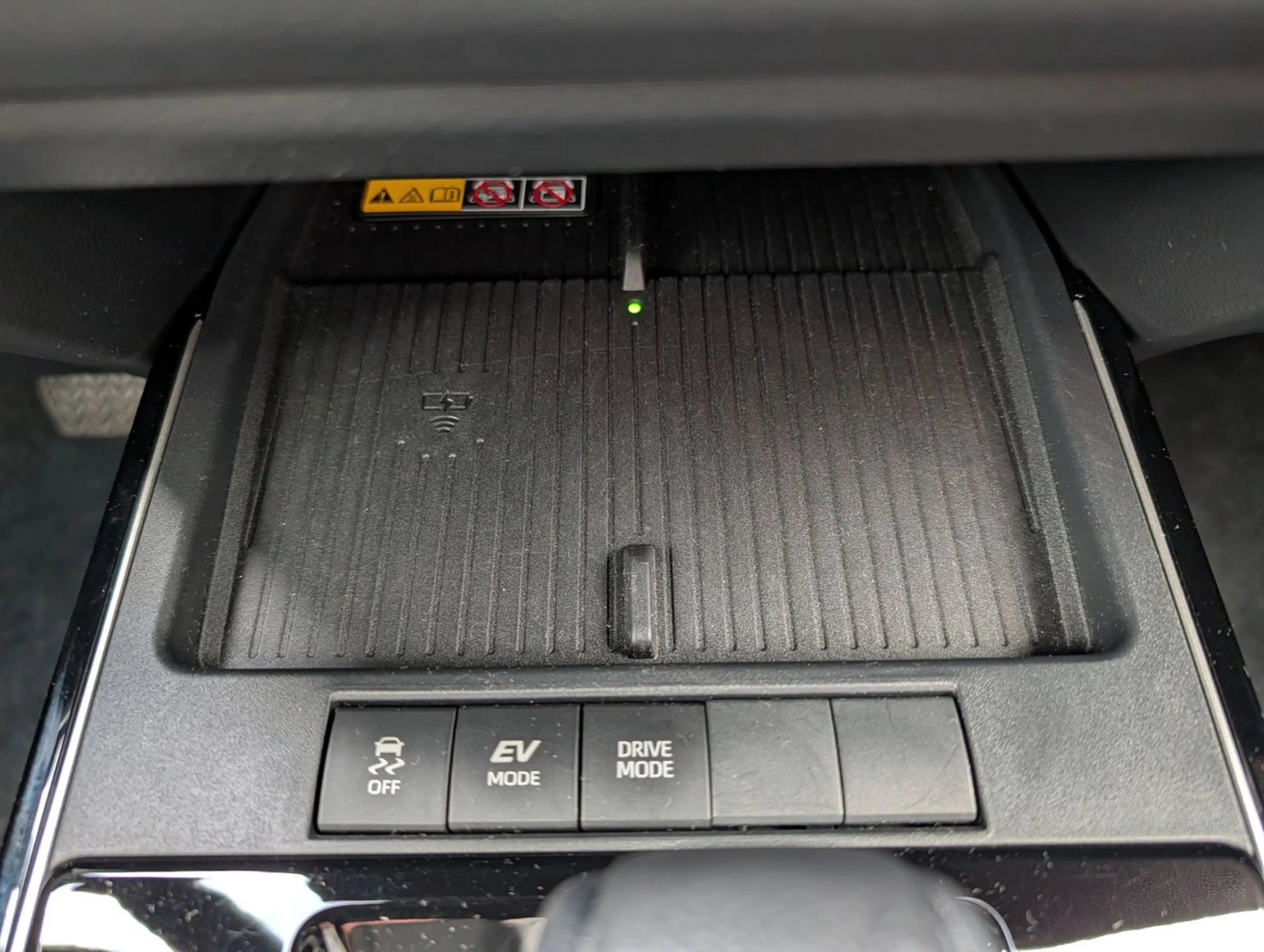 Toyota Corolla Cross 1.8-l-VVT-i Hybrid Style Facelift — photo 21