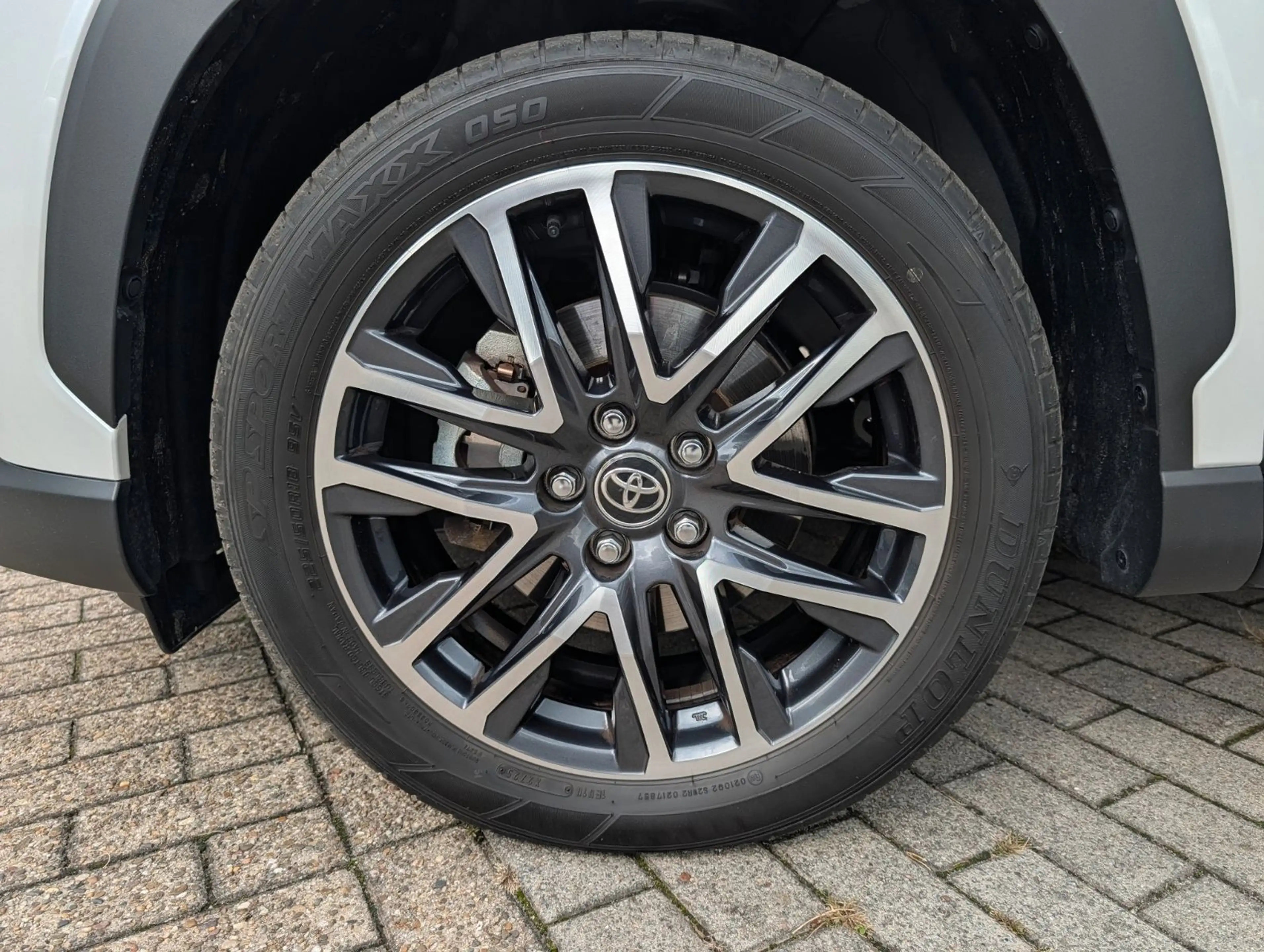 Toyota Corolla Cross 1.8-l-VVT-i Hybrid Style Facelift — photo 10