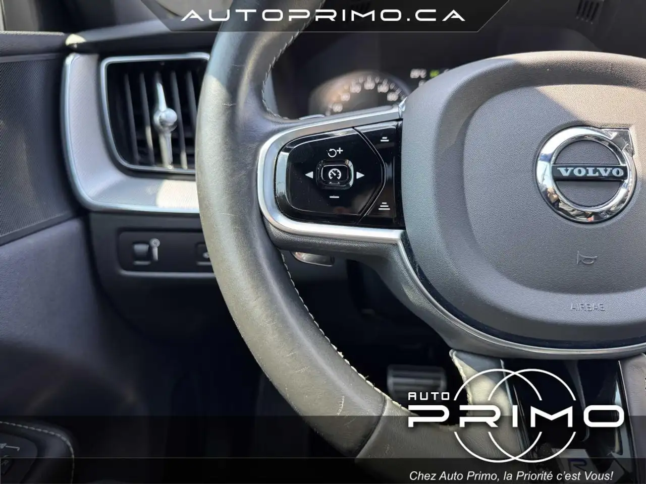 Volvo XC60 снимка Volvo XC60