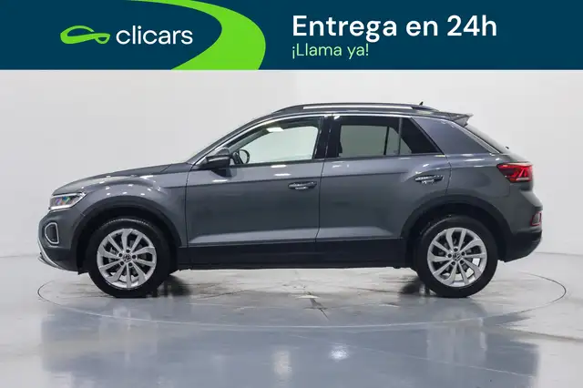 Volkswagen T-Roc view 8