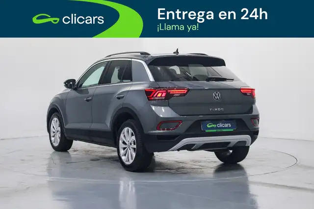 Volkswagen T-Roc view 9