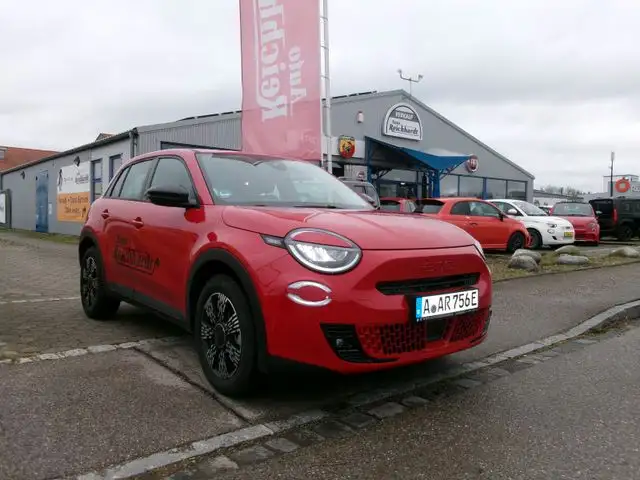 Fiat 600 e W Red Uconnect LED ACC AUT KlimaA PDC
