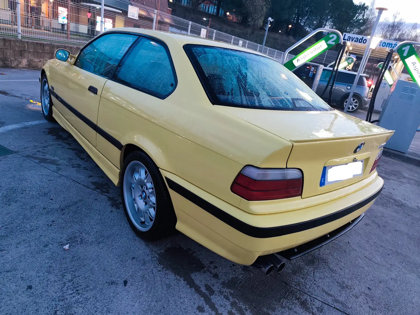 BMW M3 M3 Coupé Amarillo - 2