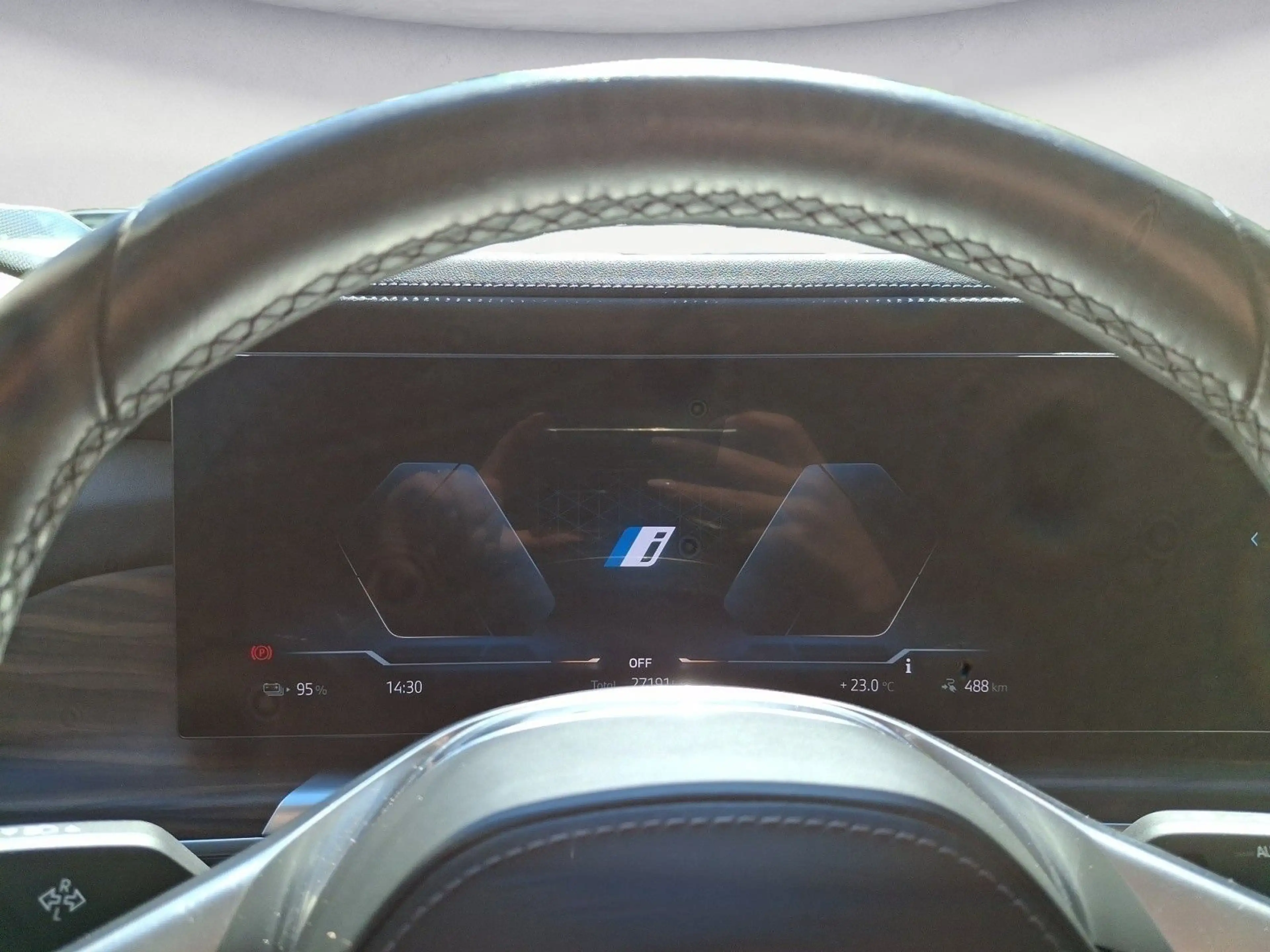 BMW i7 eDrive50 Integal-Aktivlenk. — photo 12