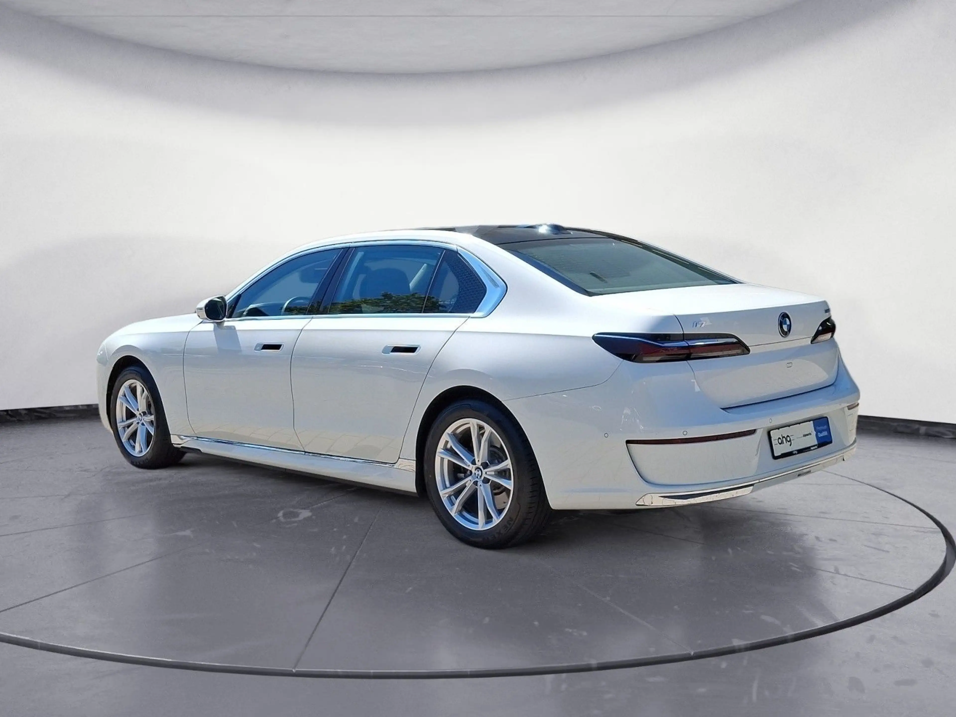 BMW i7 eDrive50 Integal-Aktivlenk. — photo 5