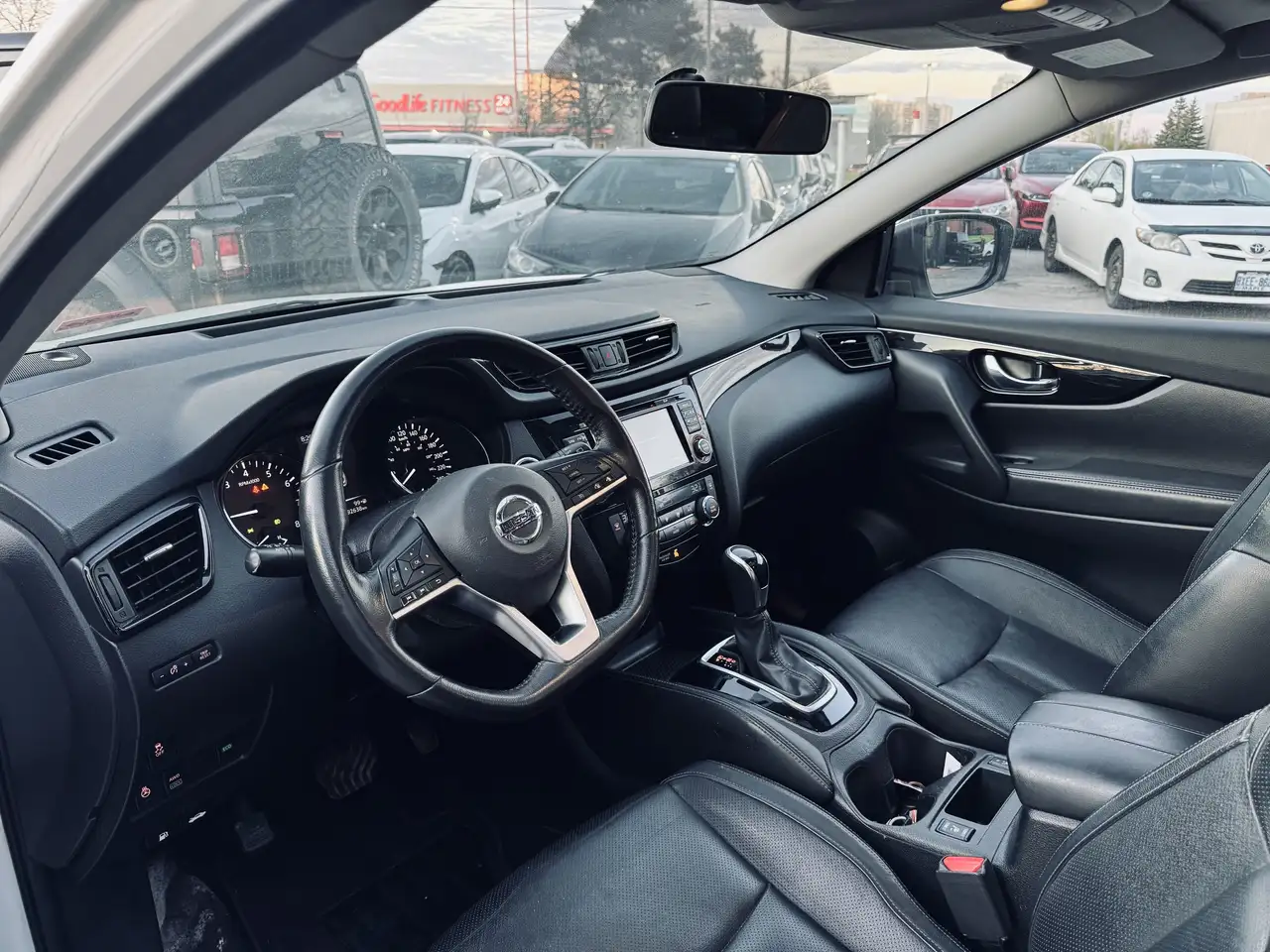 Nissan Qashqai снимка Nissan Qashqai