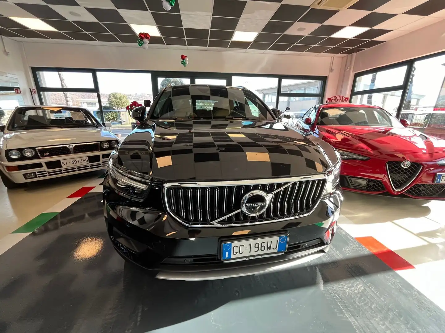 Volvo XC40 2.0 d3 Momentum Pro awd auto my21 Nero - 1