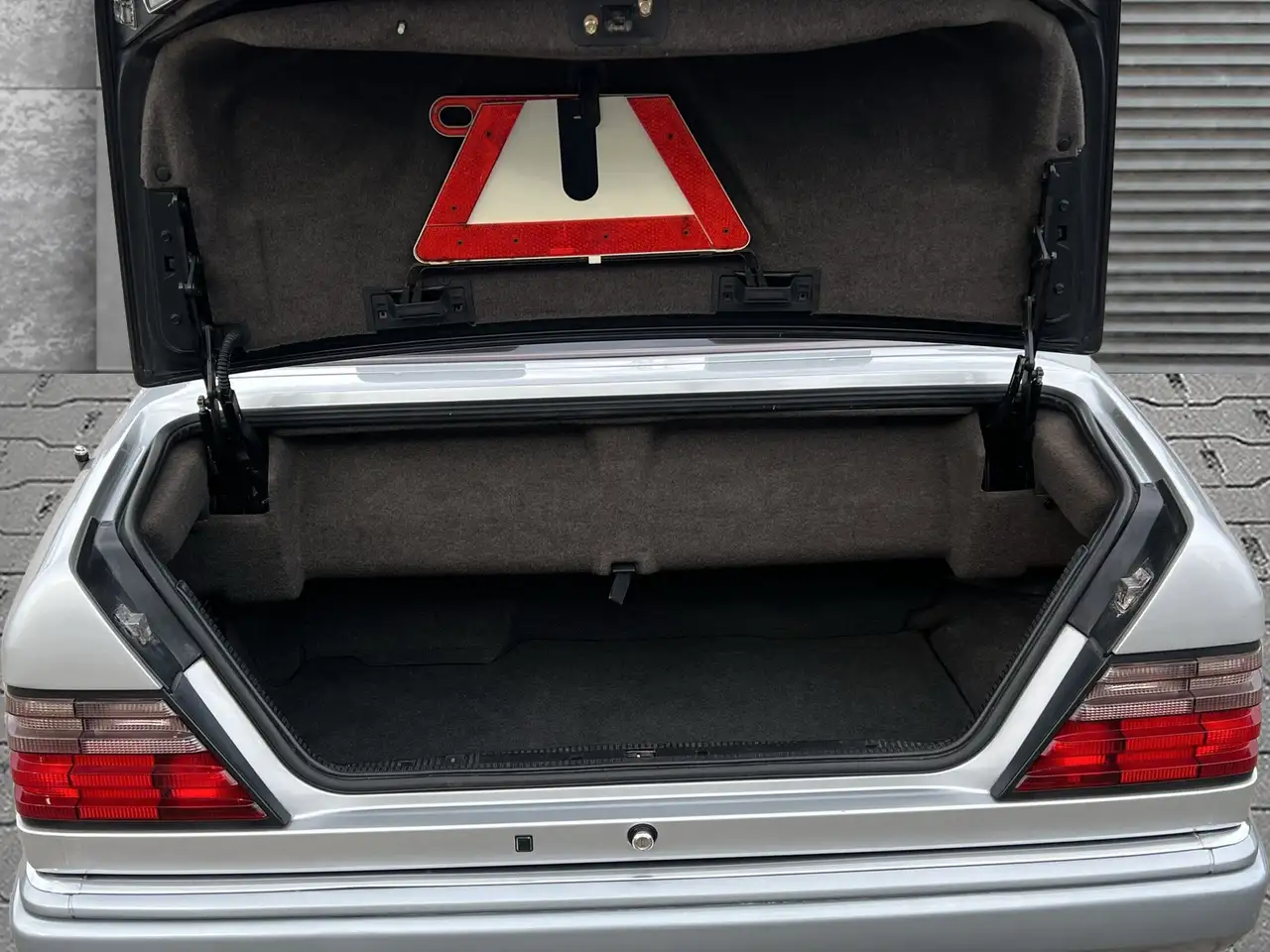 Mercedes-Benz E 200 Cabrio, 1Hand, Scheckheft, Klima, Leder, foto 8